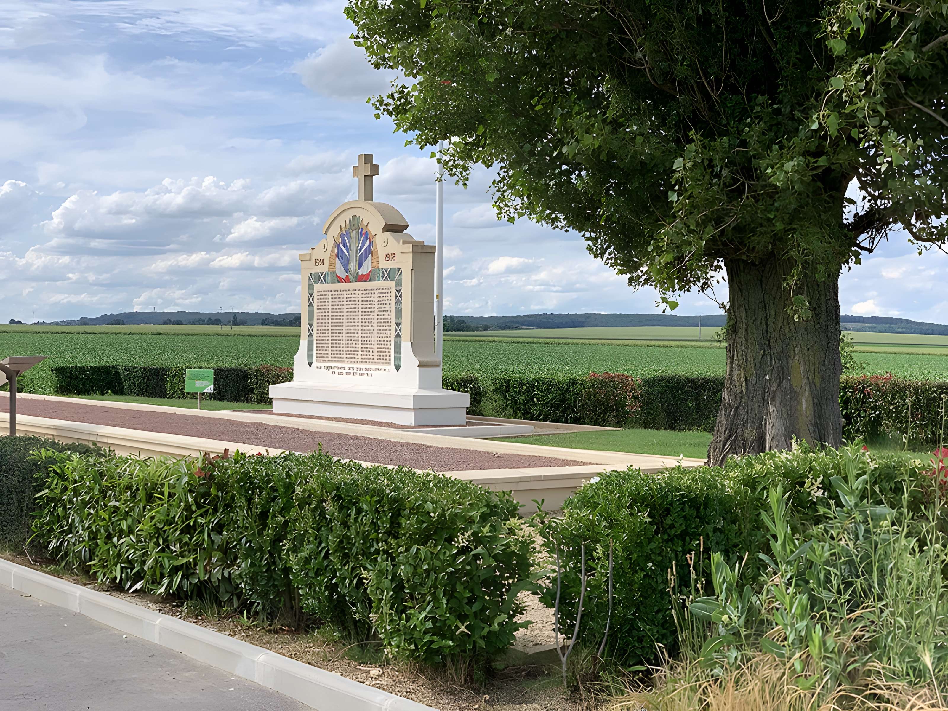 Nécropole dite Grande Tombe de Villeroy