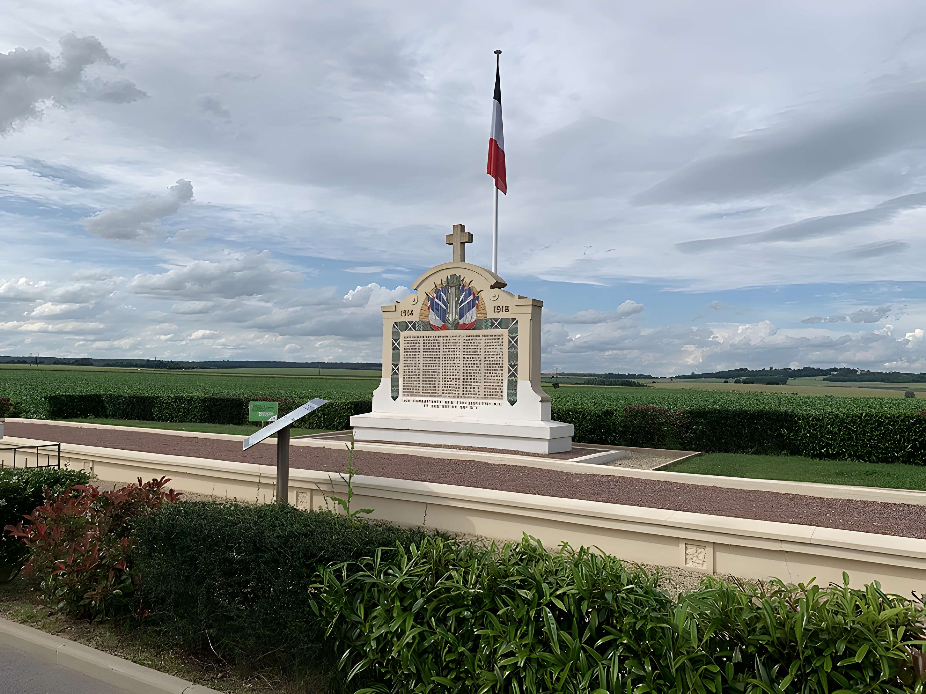 Nécropole dite Grande Tombe de Villeroy