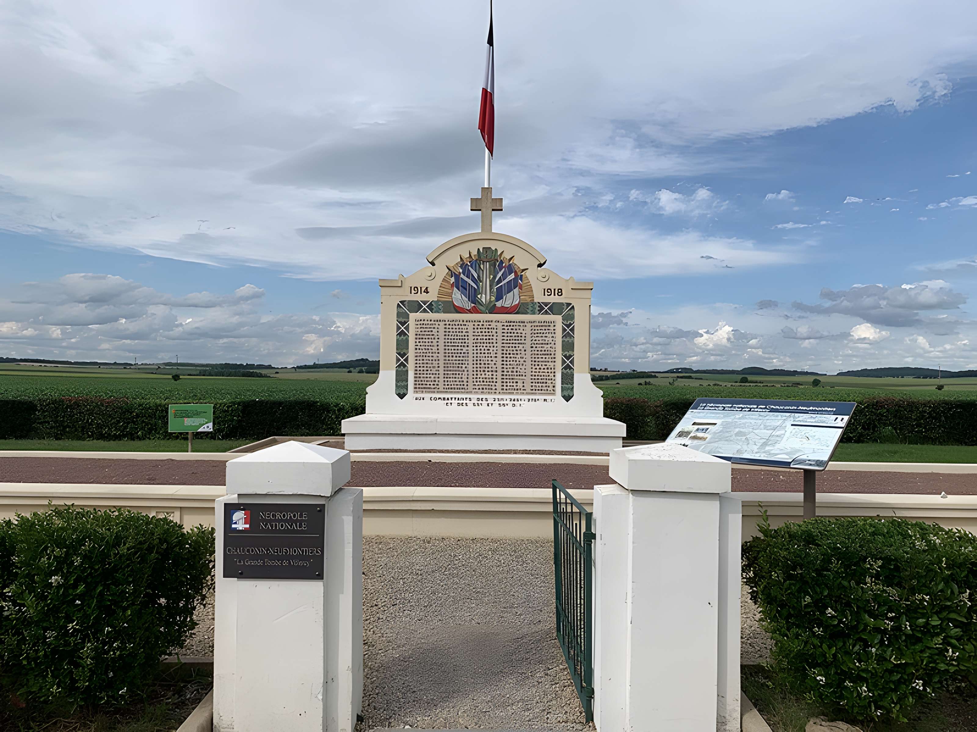 Nécropole dite Grande Tombe de Villeroy