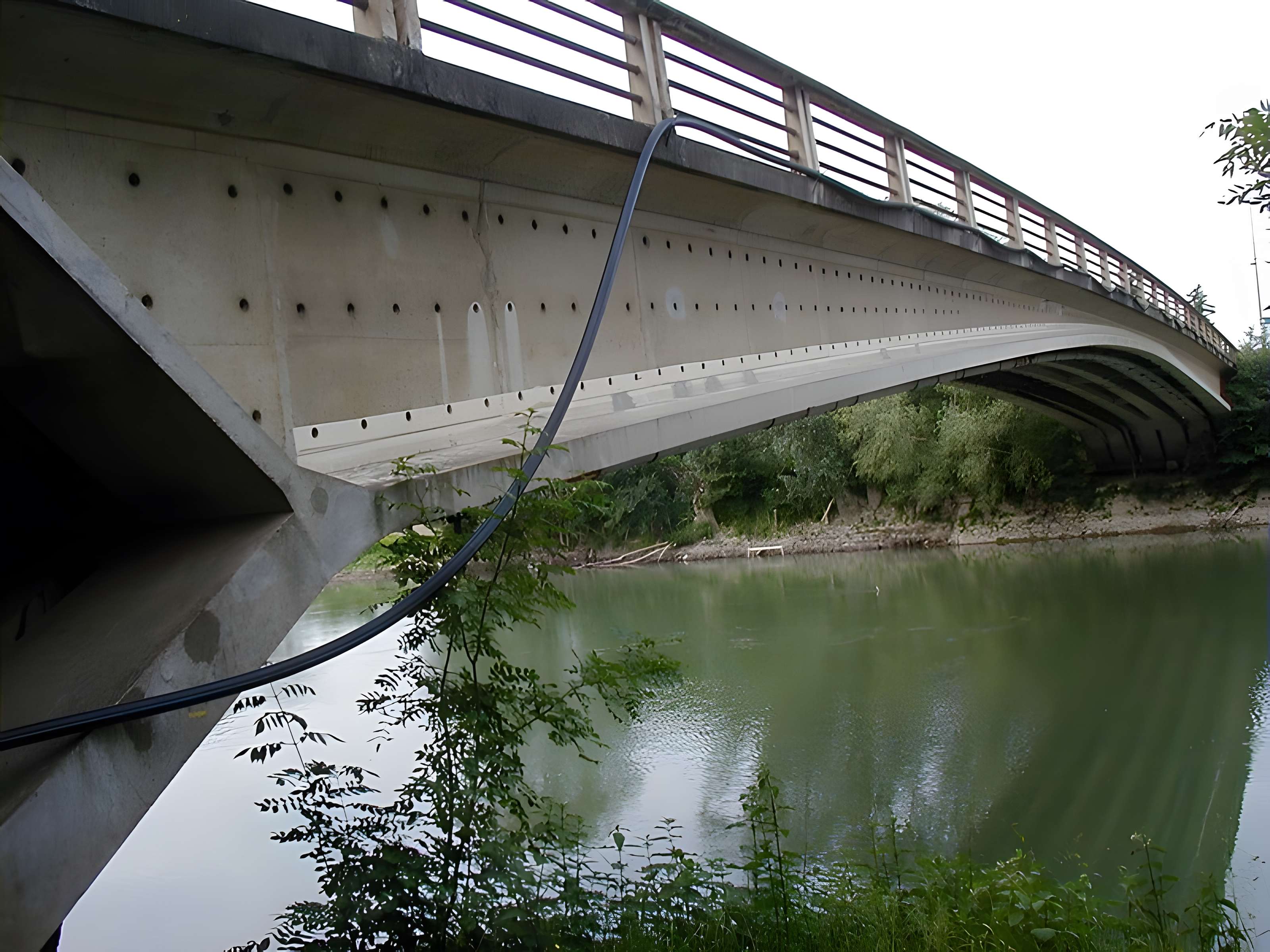 Pont sur la Marne (également sur commune d'Isles-lès-Villenoy)
