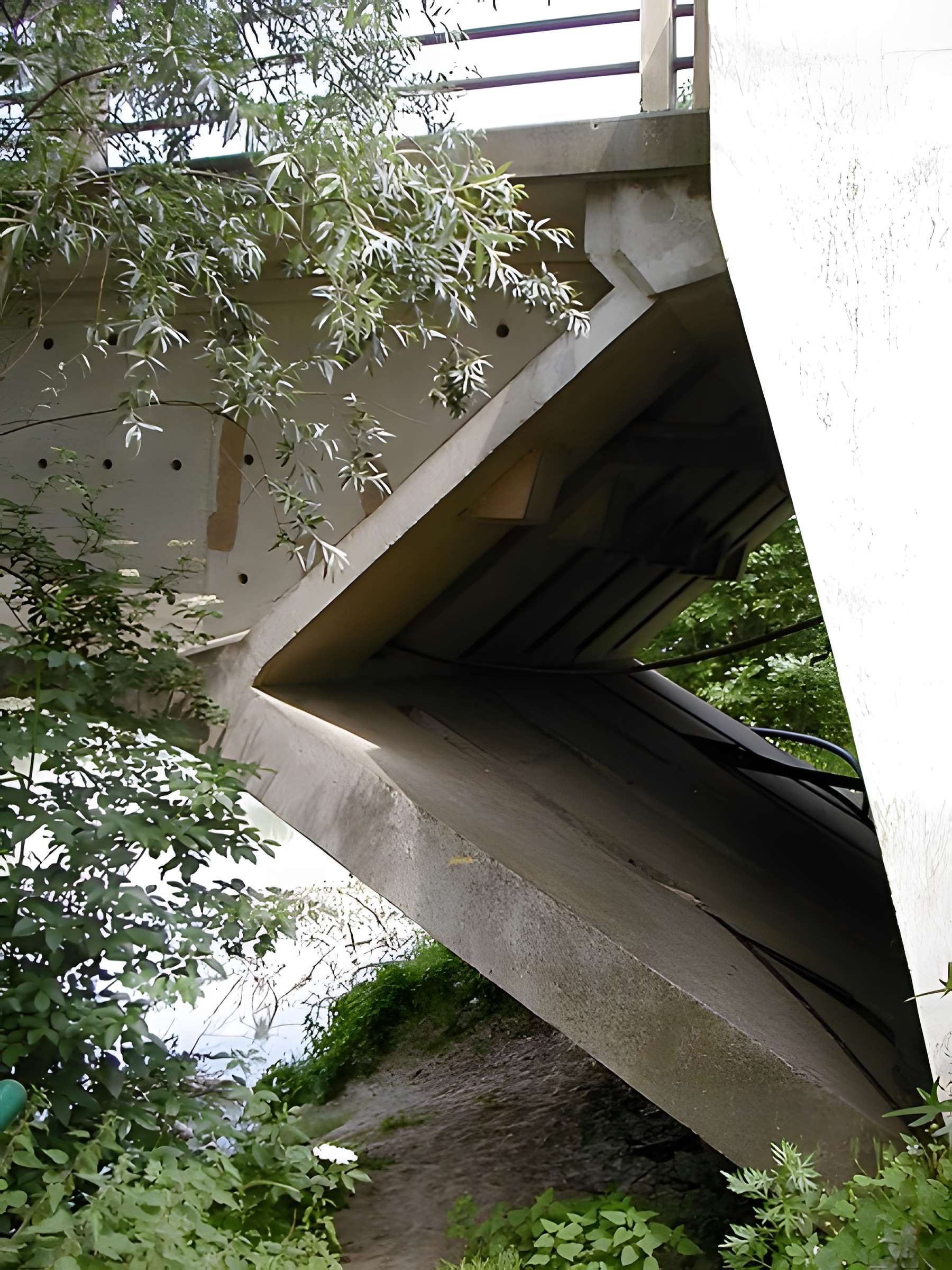 Pont sur la Marne (également sur commune d'Isles-lès-Villenoy)