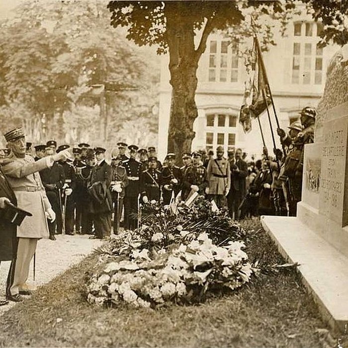 Photo de Ancien chenil royal, actuellement école dapplication dartillerie