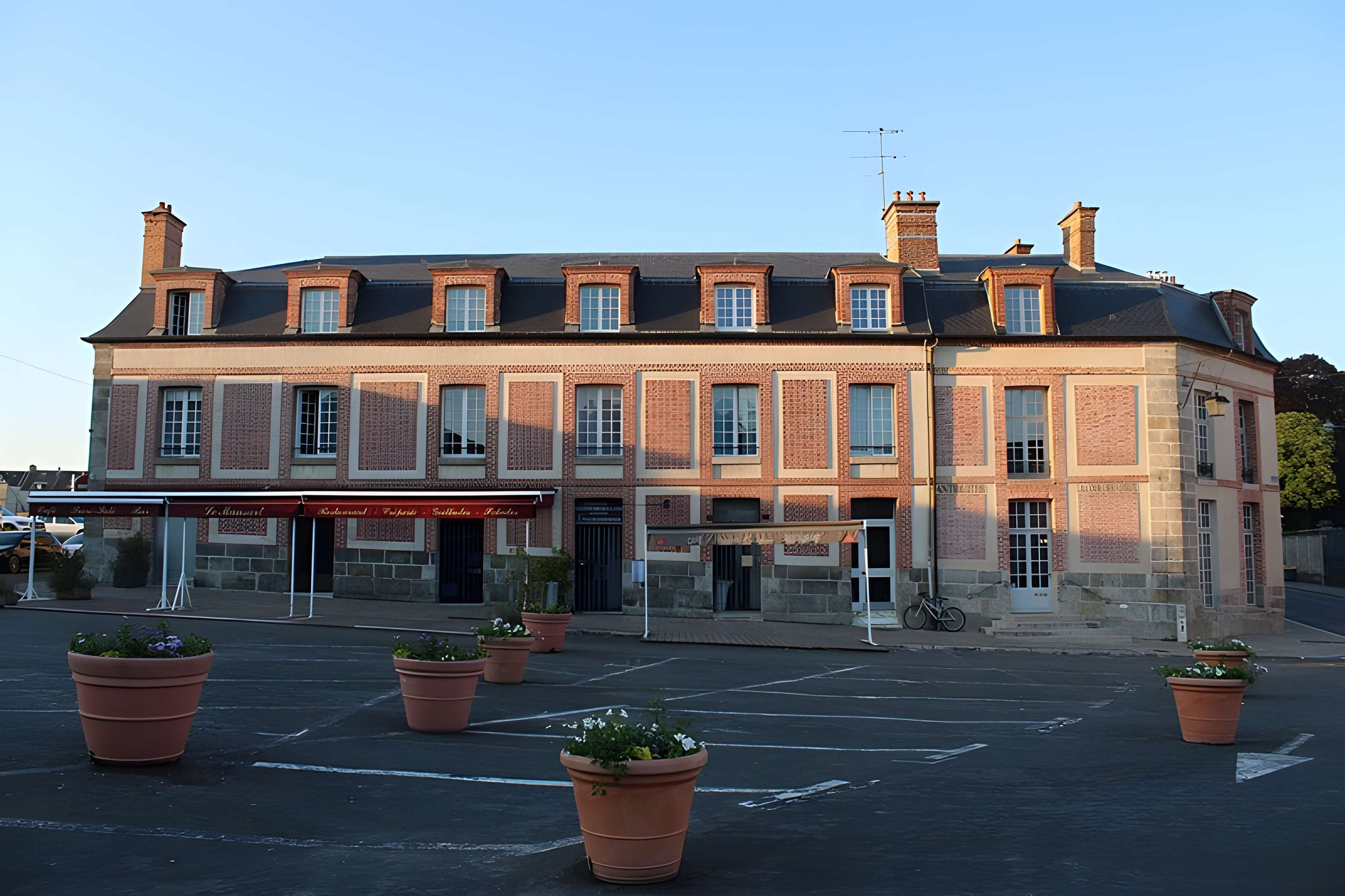 Ancien hôtel de la Surintendance des Bâtiments