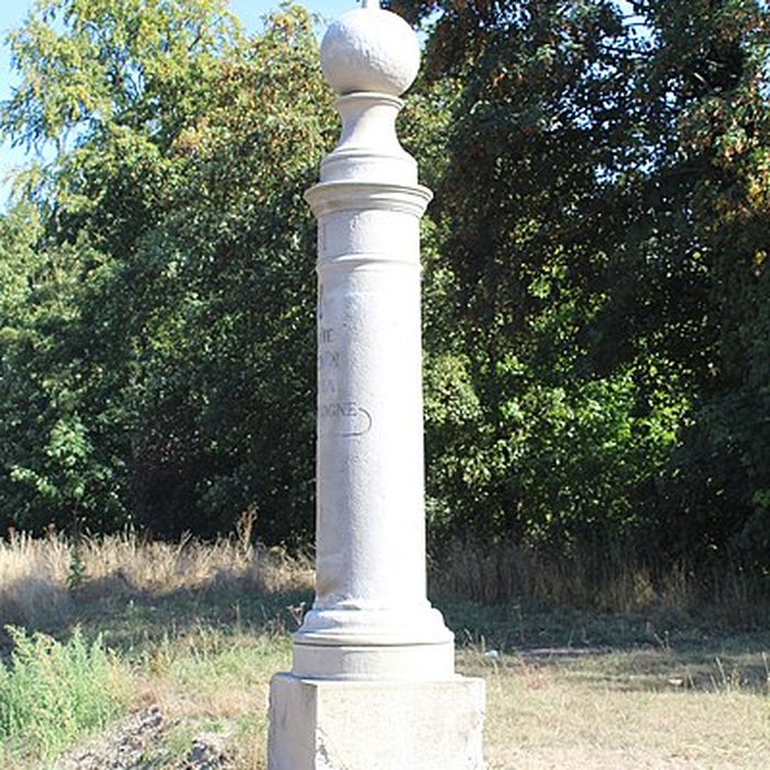 Photo de Quatre bornes indicatrices