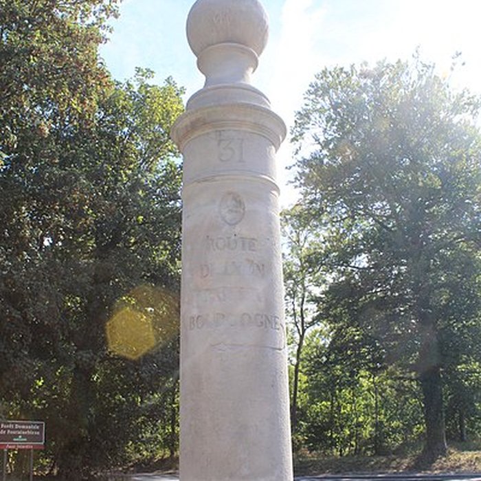 Photo de Quatre bornes indicatrices