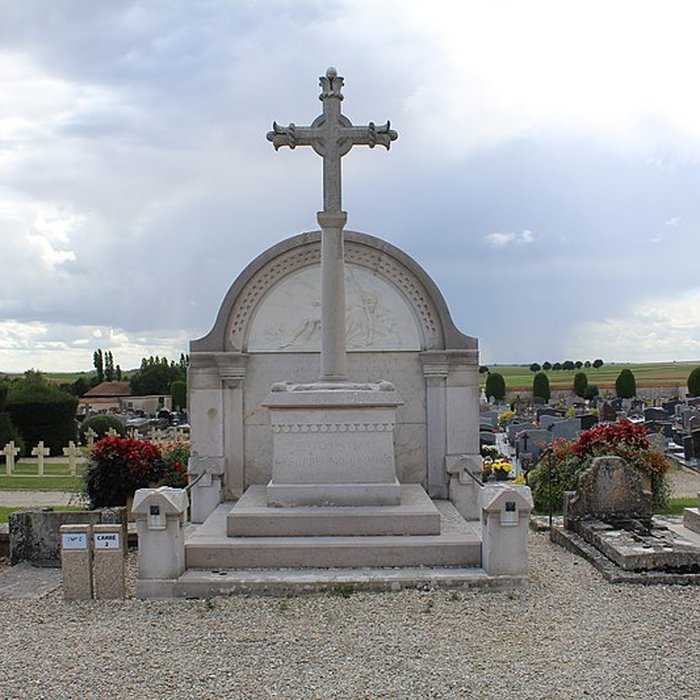 Photo de Grande croix de la tombe de Mandon