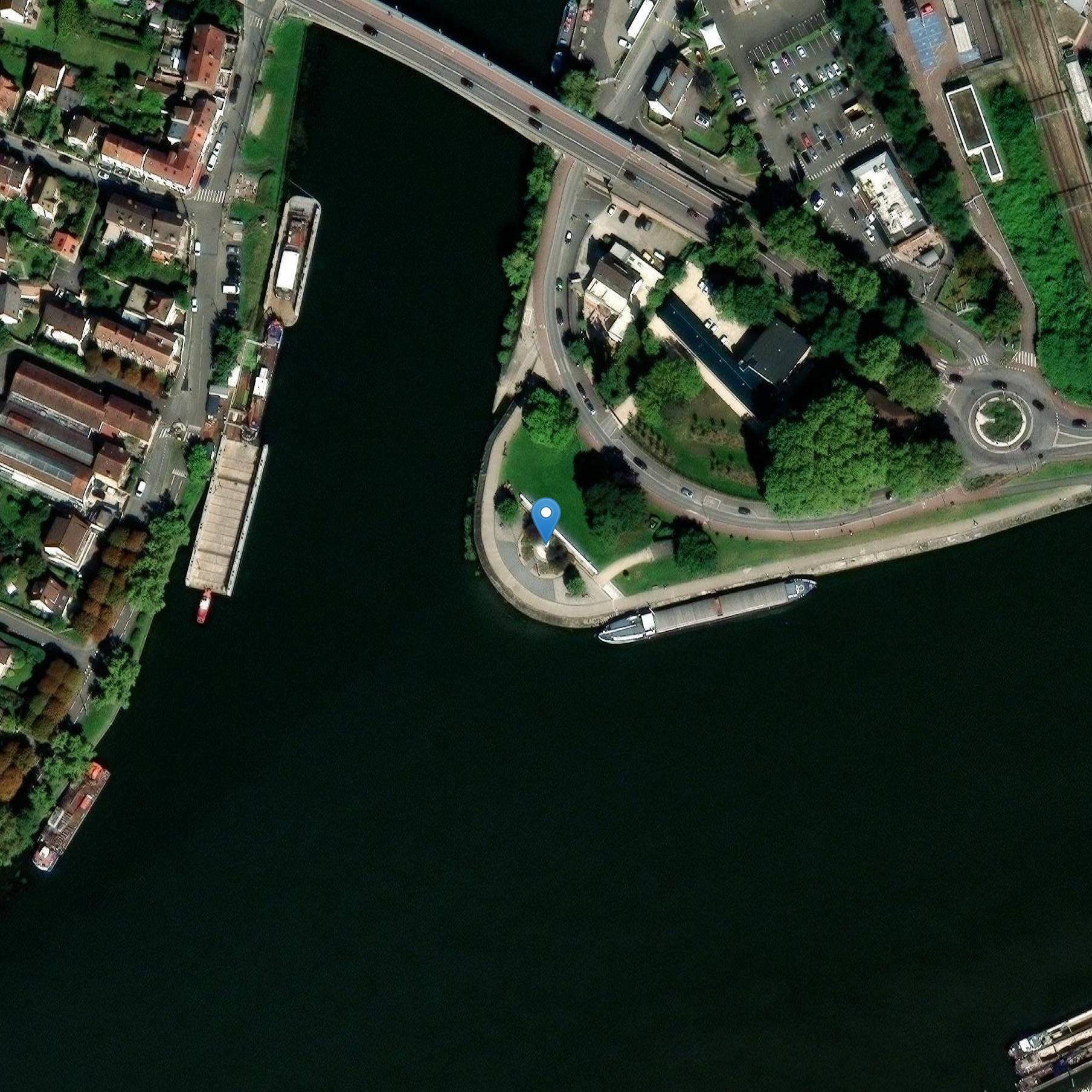 Photo de Monument aux morts de la batellerie