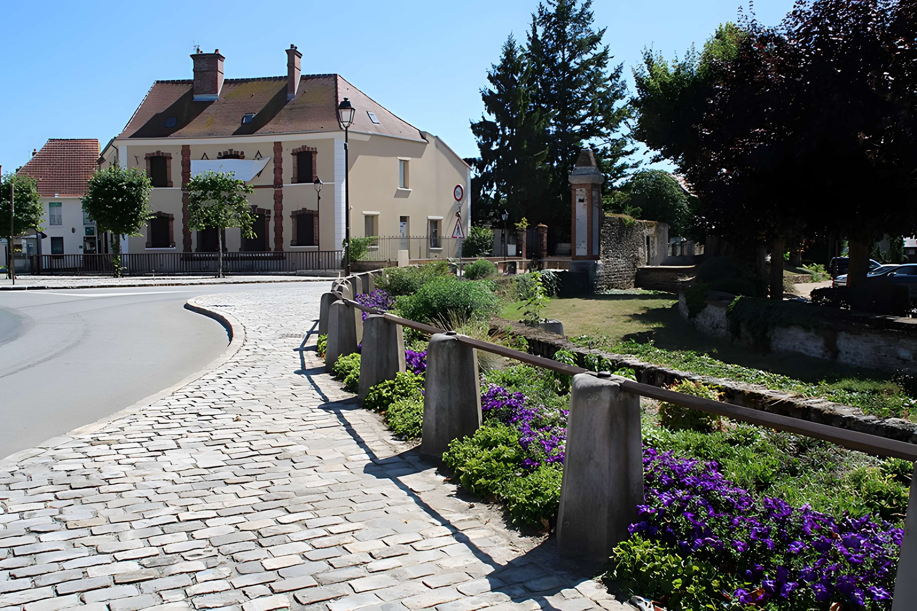 Place Foch, anciennement dite Place Ronde