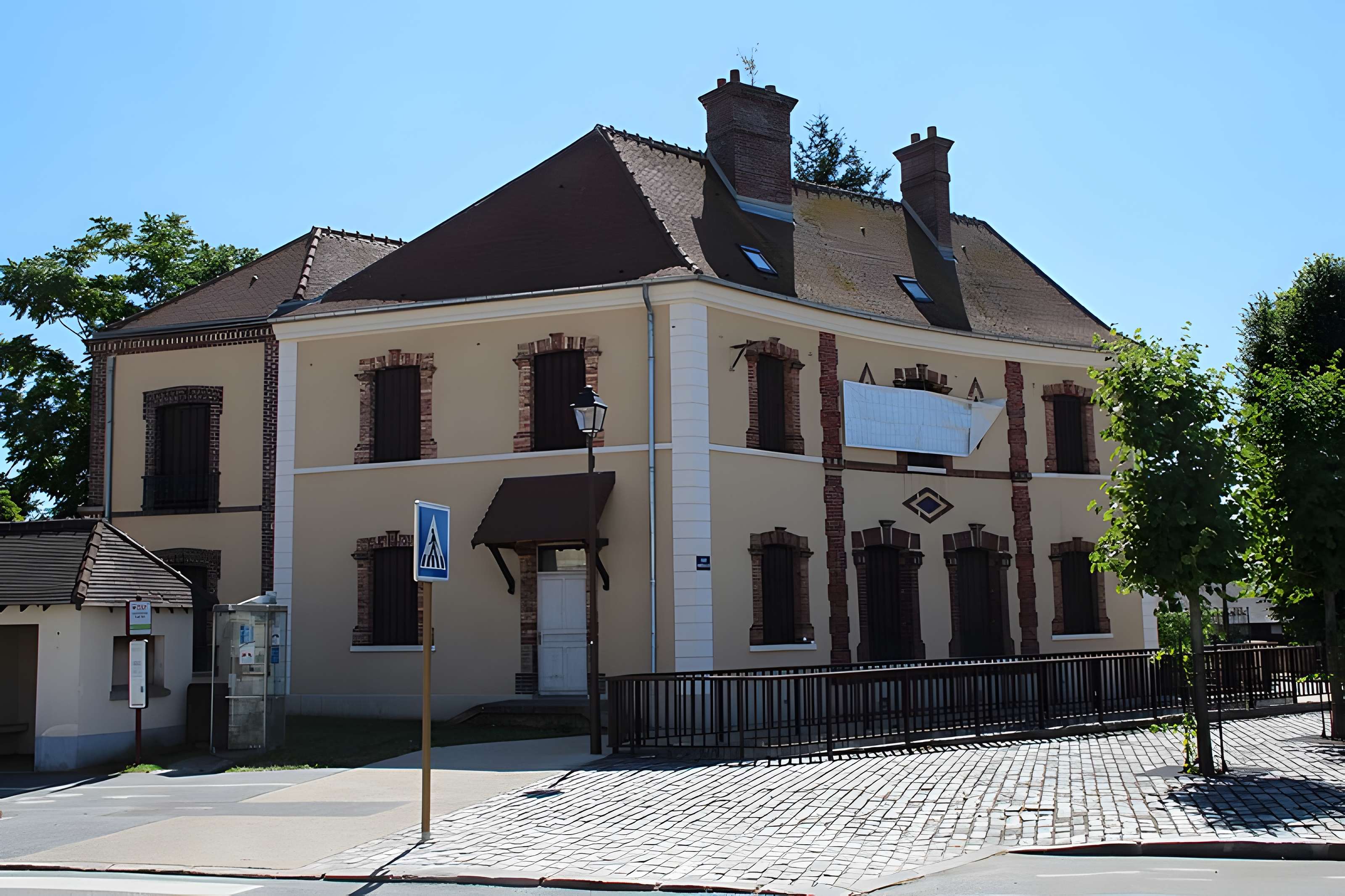 Place Foch, anciennement dite Place Ronde