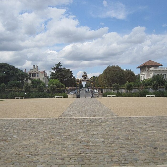Photo de Mur denceinte du château : vestiges