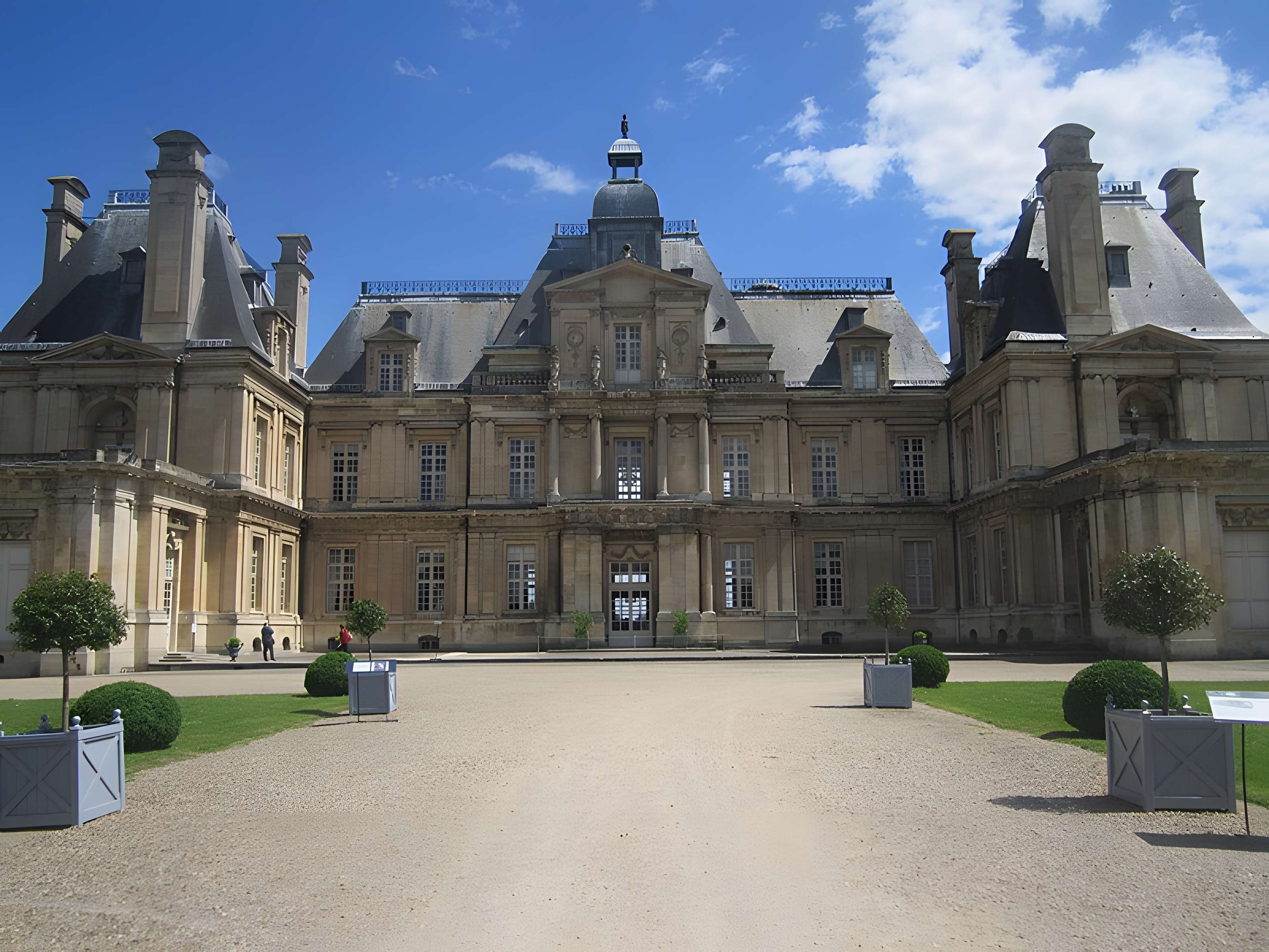 Mur d'enceinte du château : vestiges