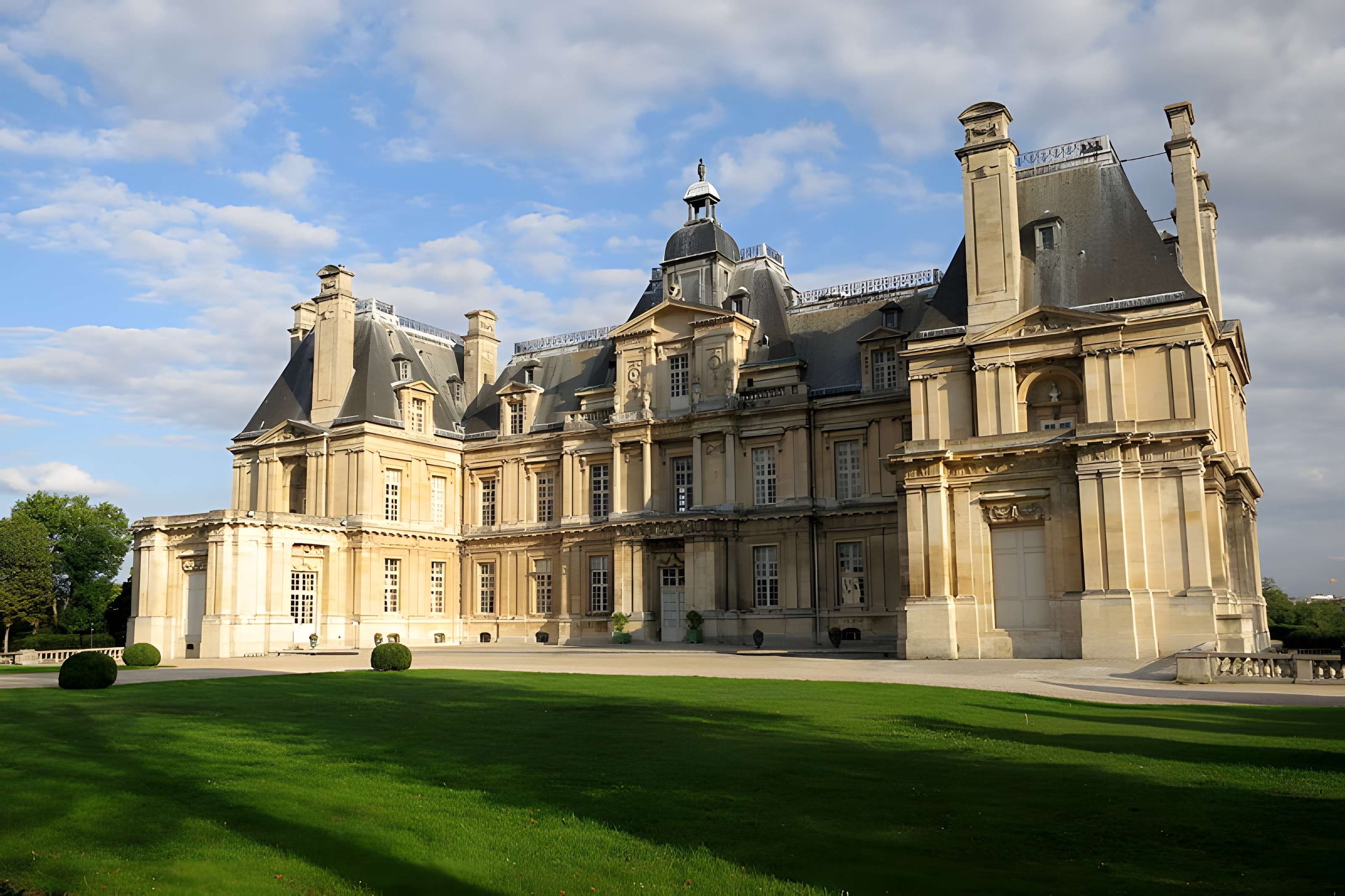 Mur d'enceinte du château : vestiges