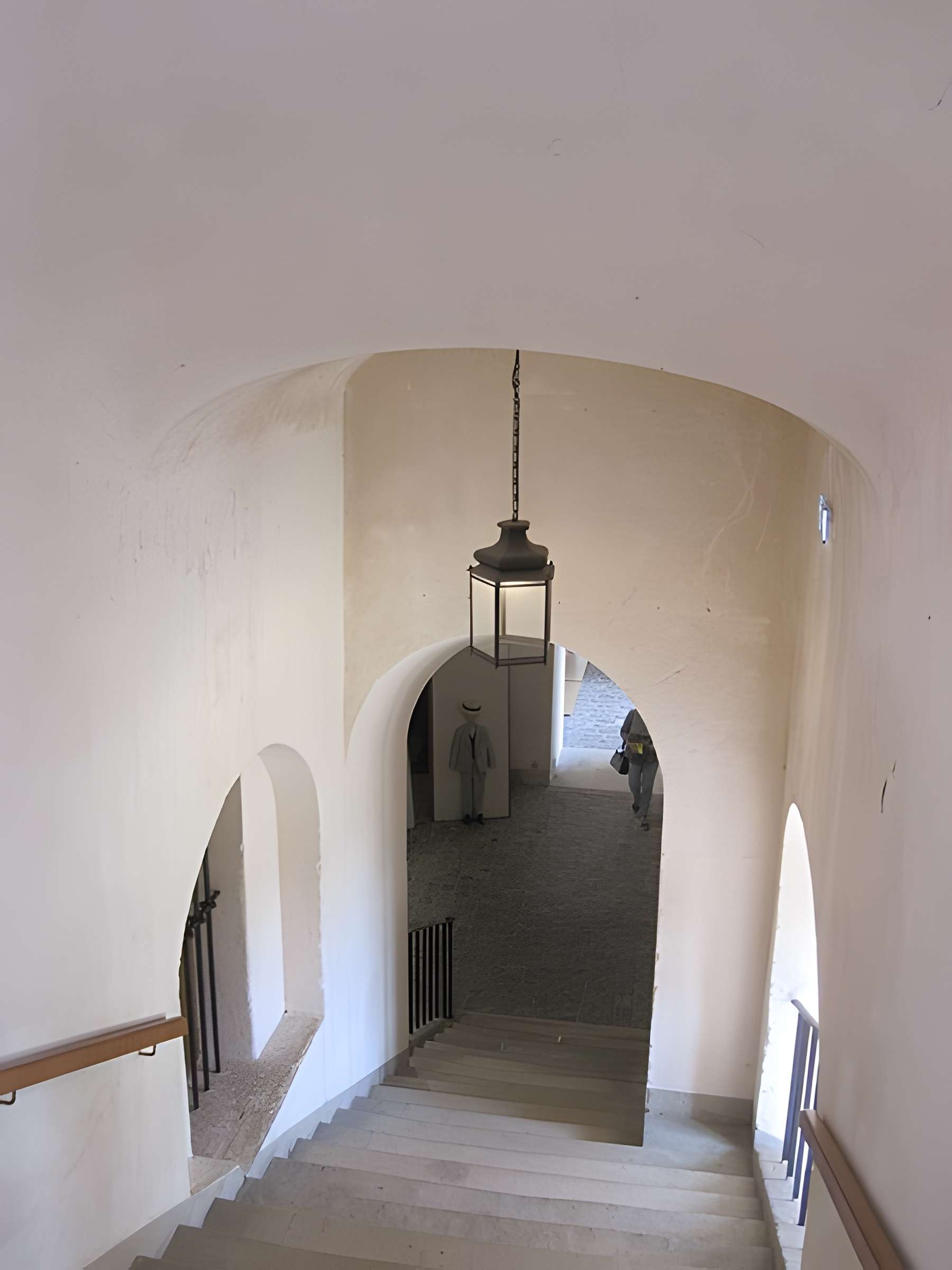 Mur d'enceinte du château : vestiges