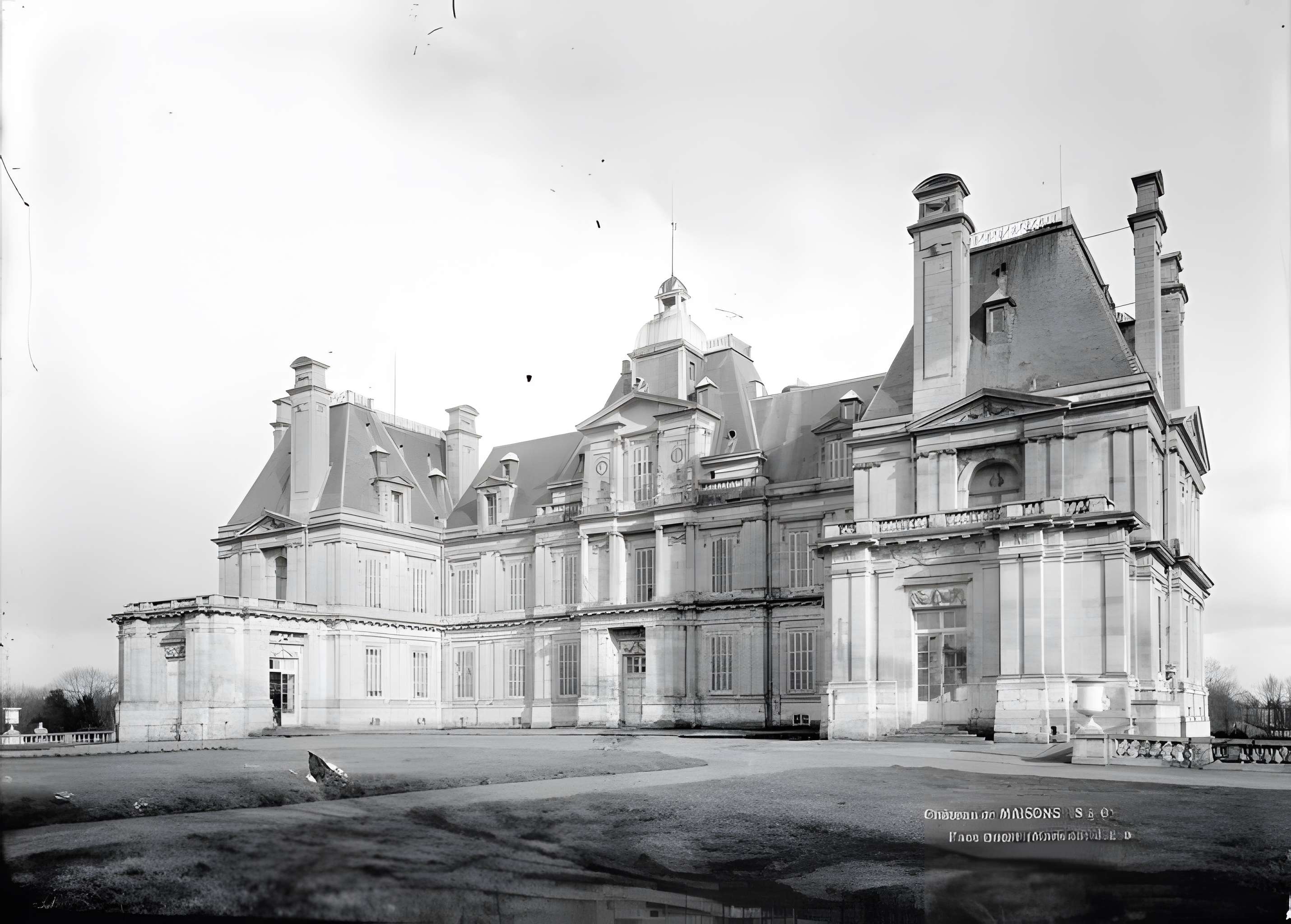 Mur d'enceinte du château : vestiges