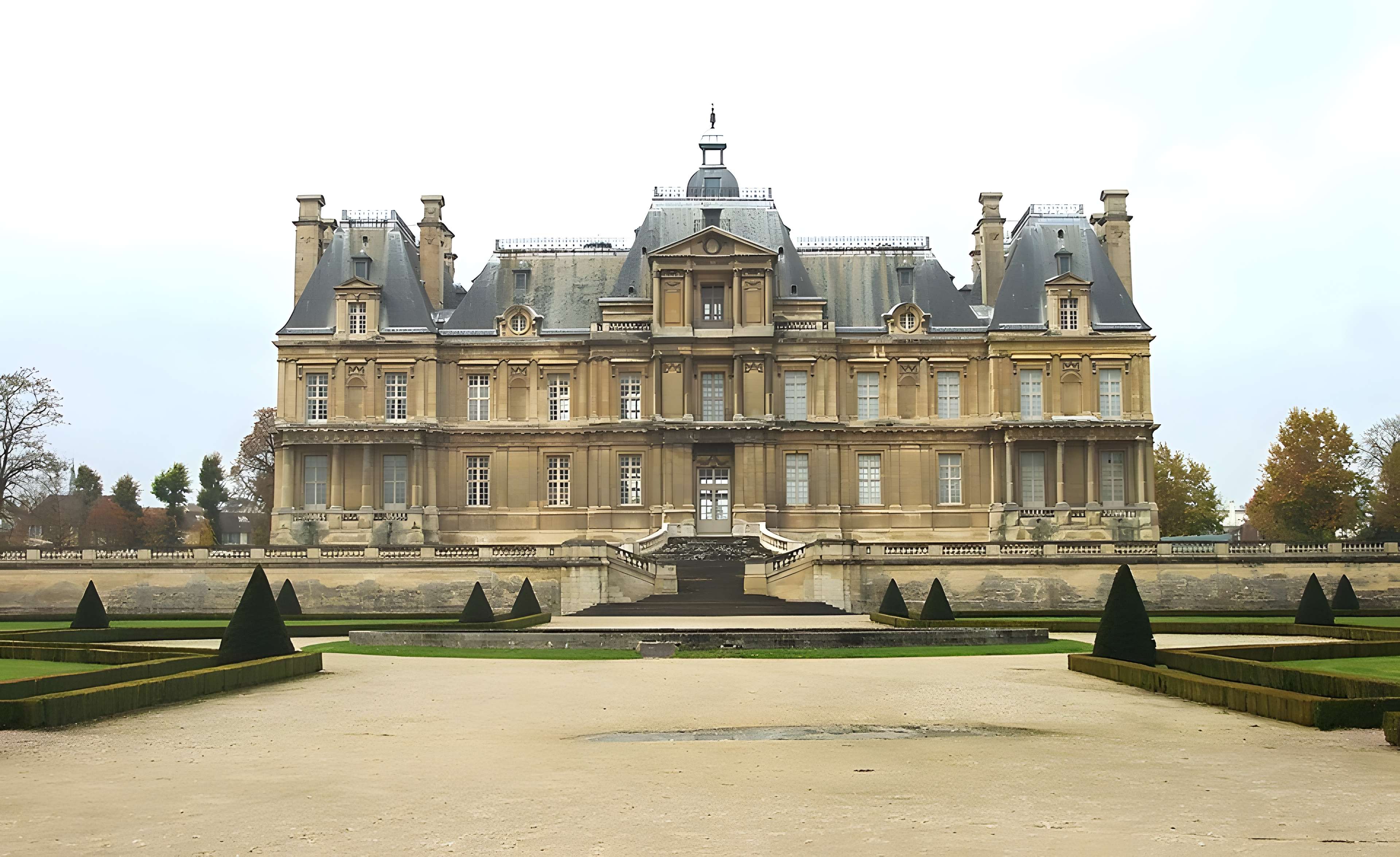 Mur d'enceinte du château : vestiges