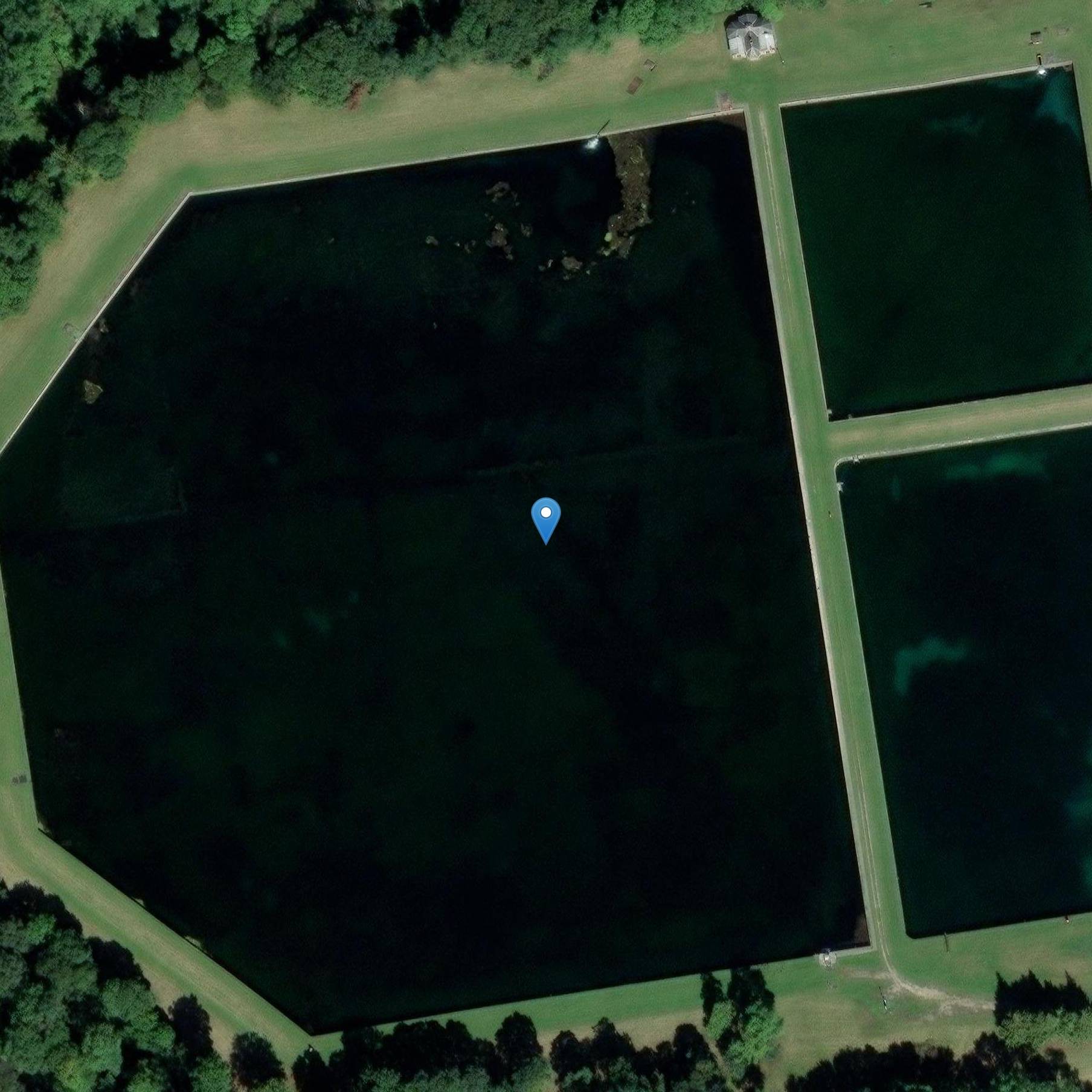 Photo de Serbatoi delle due porte e dipendenze