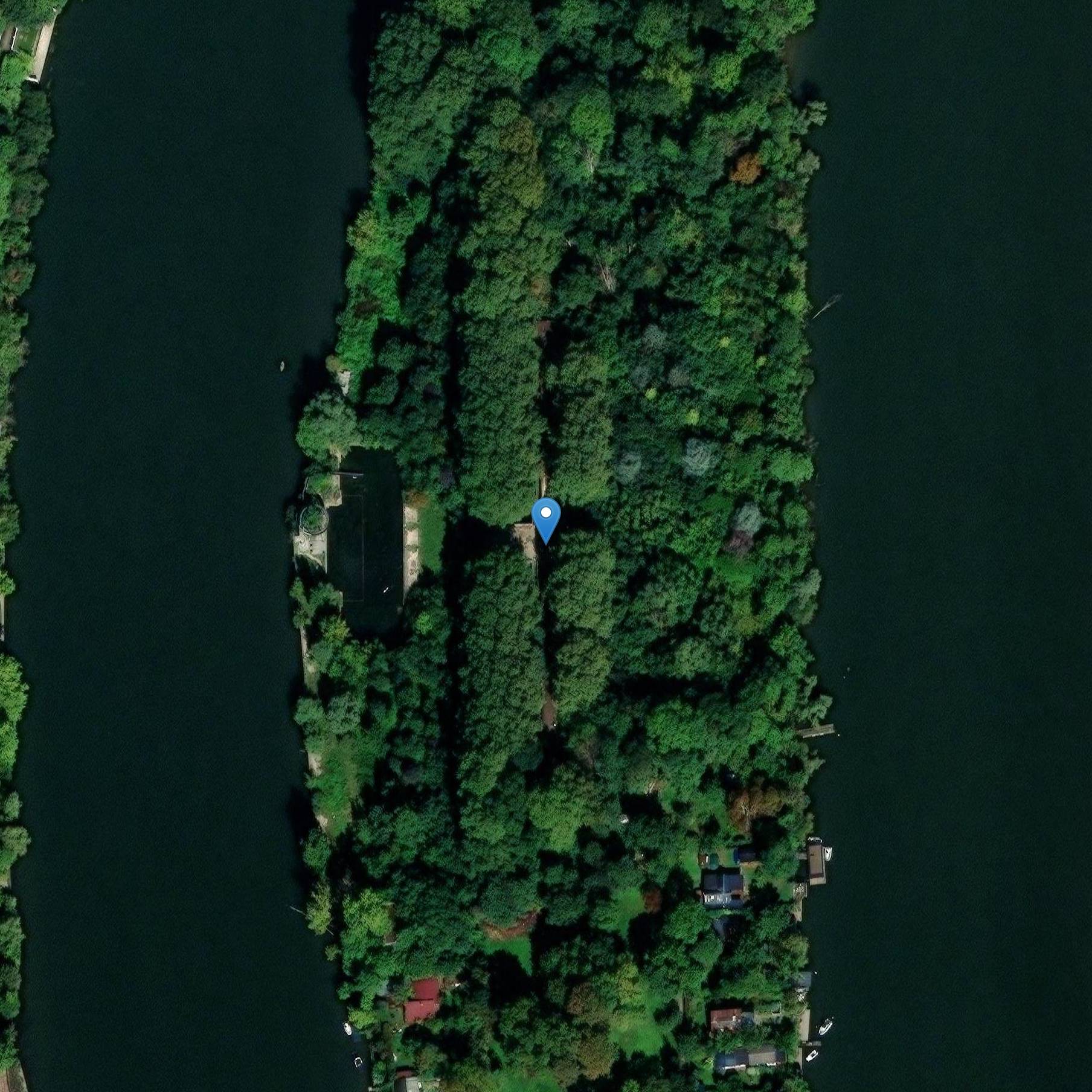 Photo de Villennes playa, el Palace Island y carretera lateral