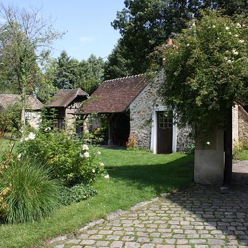 Ancien moulin de Villeneuve, maison de campagne dElsa Triolet et de Louis Aragon