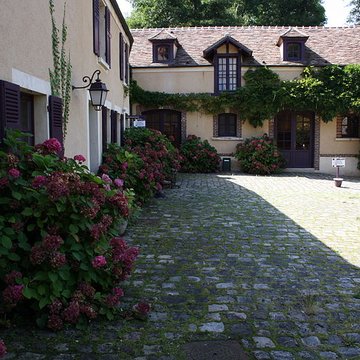 Ancien moulin de Villeneuve, maison de campagne dElsa Triolet et de Louis Aragon