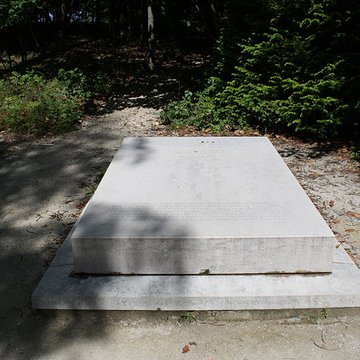 Ancien moulin de Villeneuve, maison de campagne dElsa Triolet et de Louis Aragon
