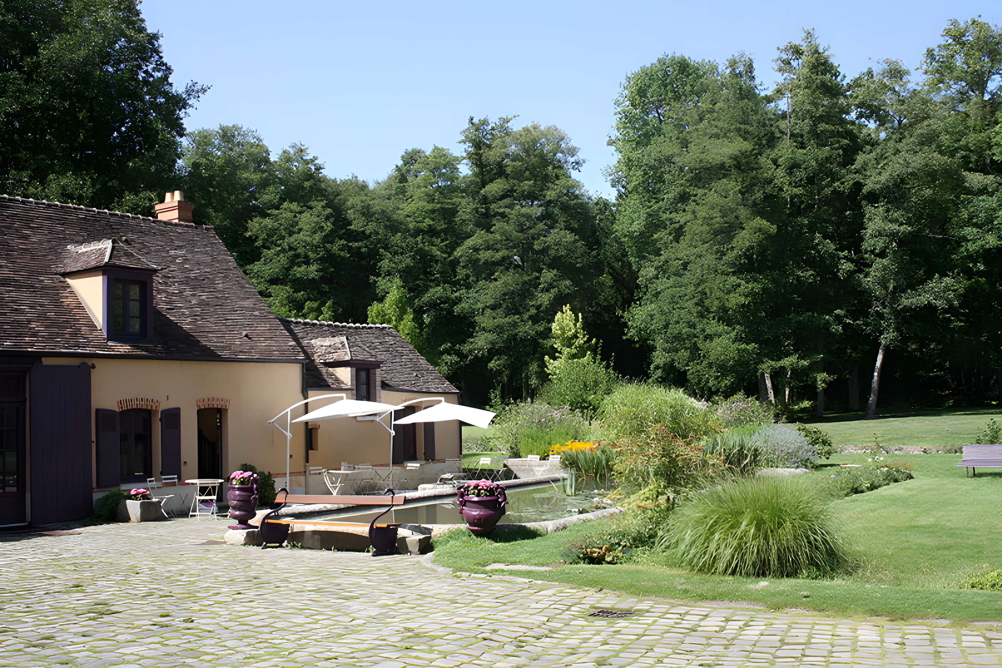 Ancien moulin de Villeneuve, maison de campagne d'Elsa Triolet et de Louis Aragon