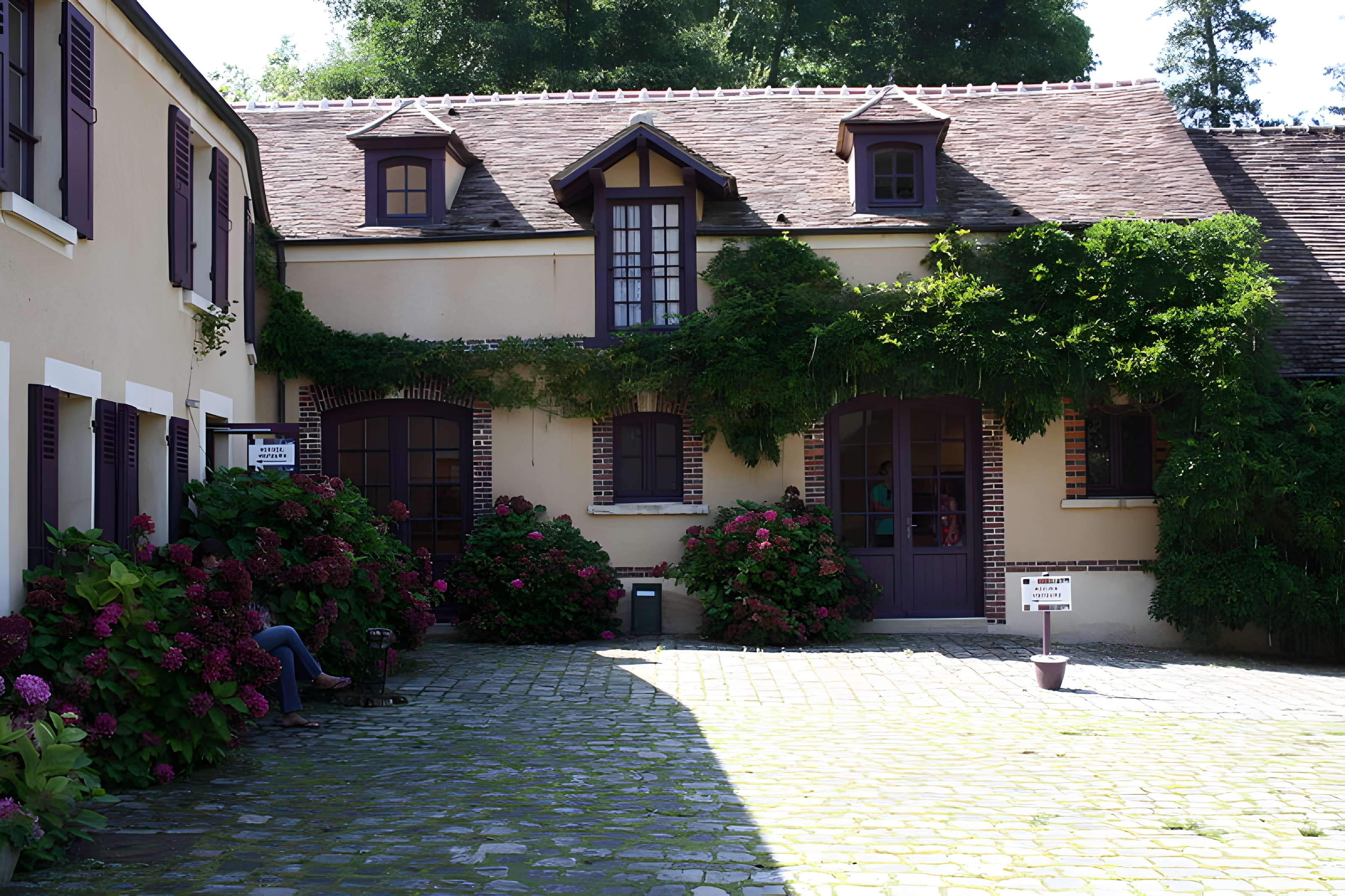 Ancien moulin de Villeneuve, maison de campagne d'Elsa Triolet et de Louis Aragon