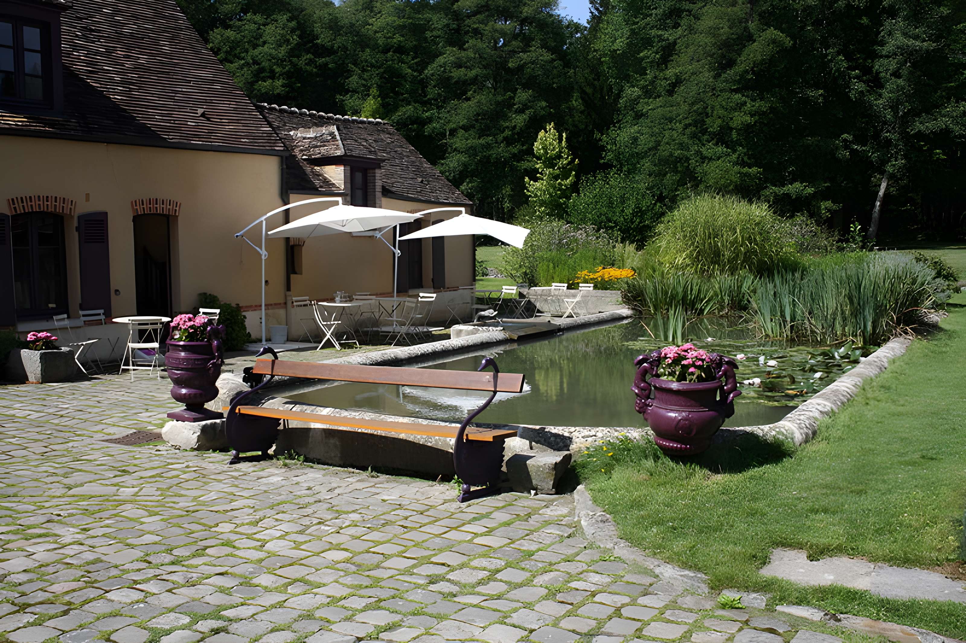 Ancien moulin de Villeneuve, maison de campagne d'Elsa Triolet et de Louis Aragon