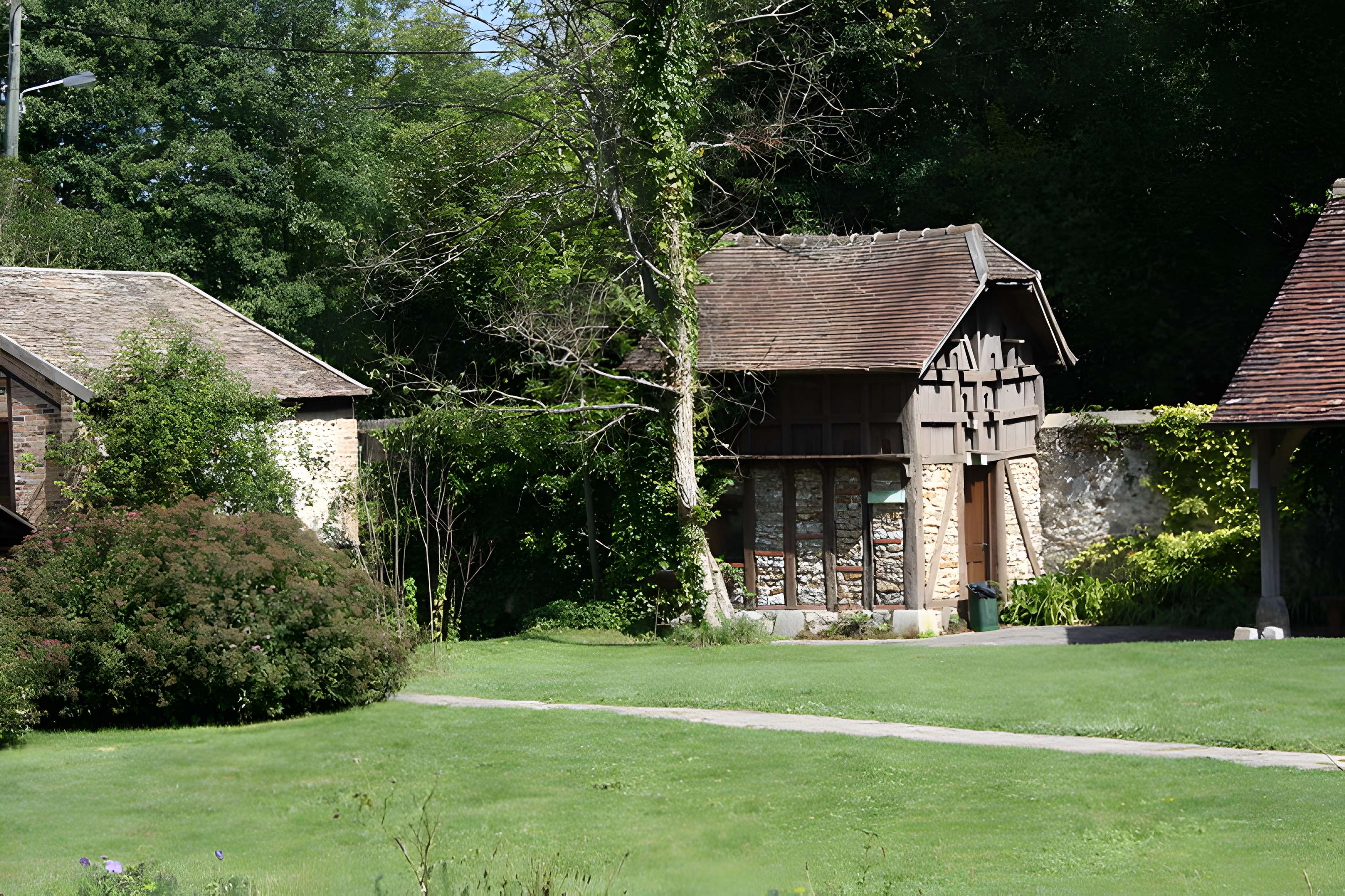Ancien moulin de Villeneuve, maison de campagne d'Elsa Triolet et de Louis Aragon