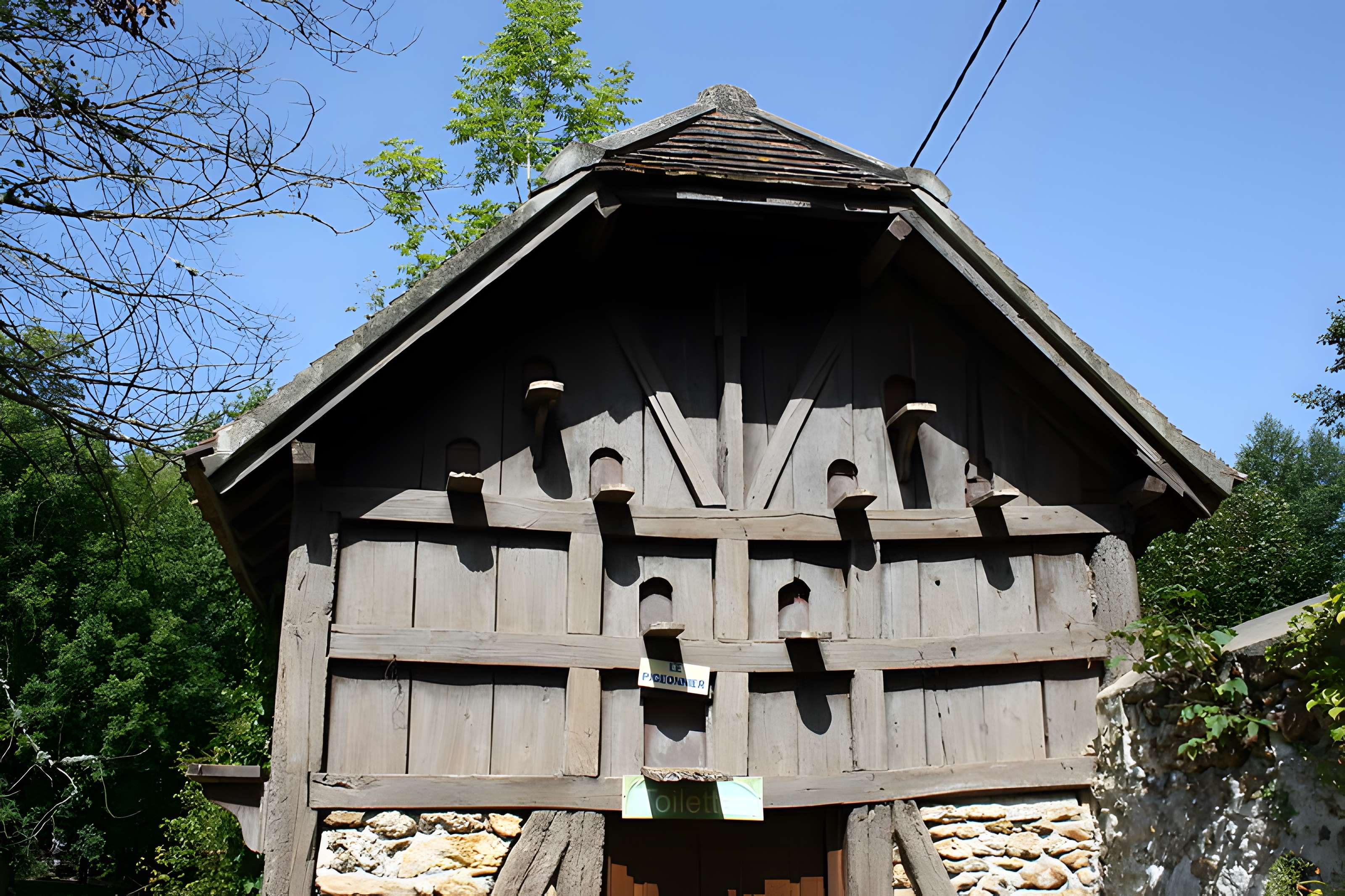 Ancien moulin de Villeneuve, maison de campagne d'Elsa Triolet et de Louis Aragon