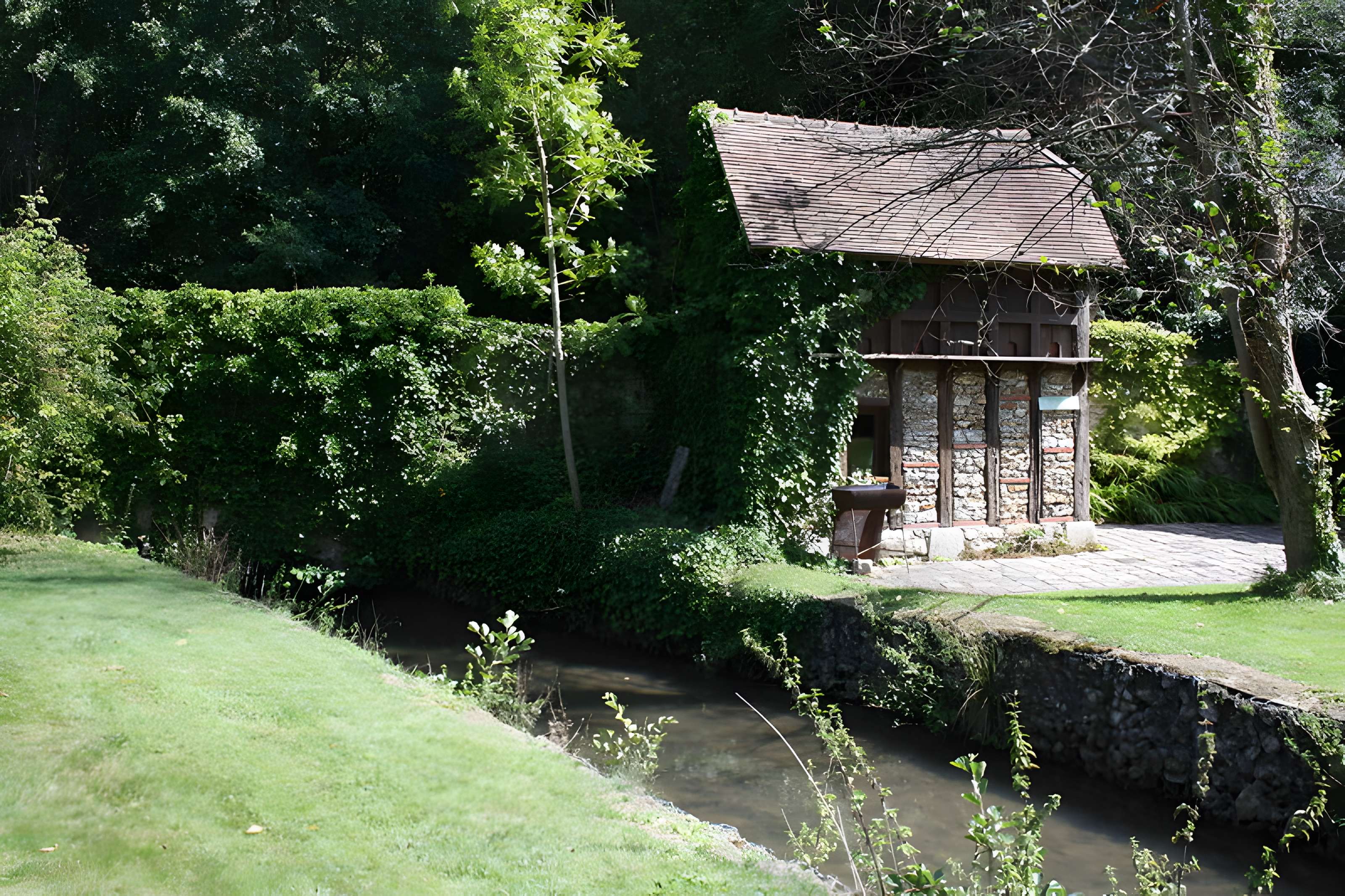 Ancien moulin de Villeneuve, maison de campagne d'Elsa Triolet et de Louis Aragon