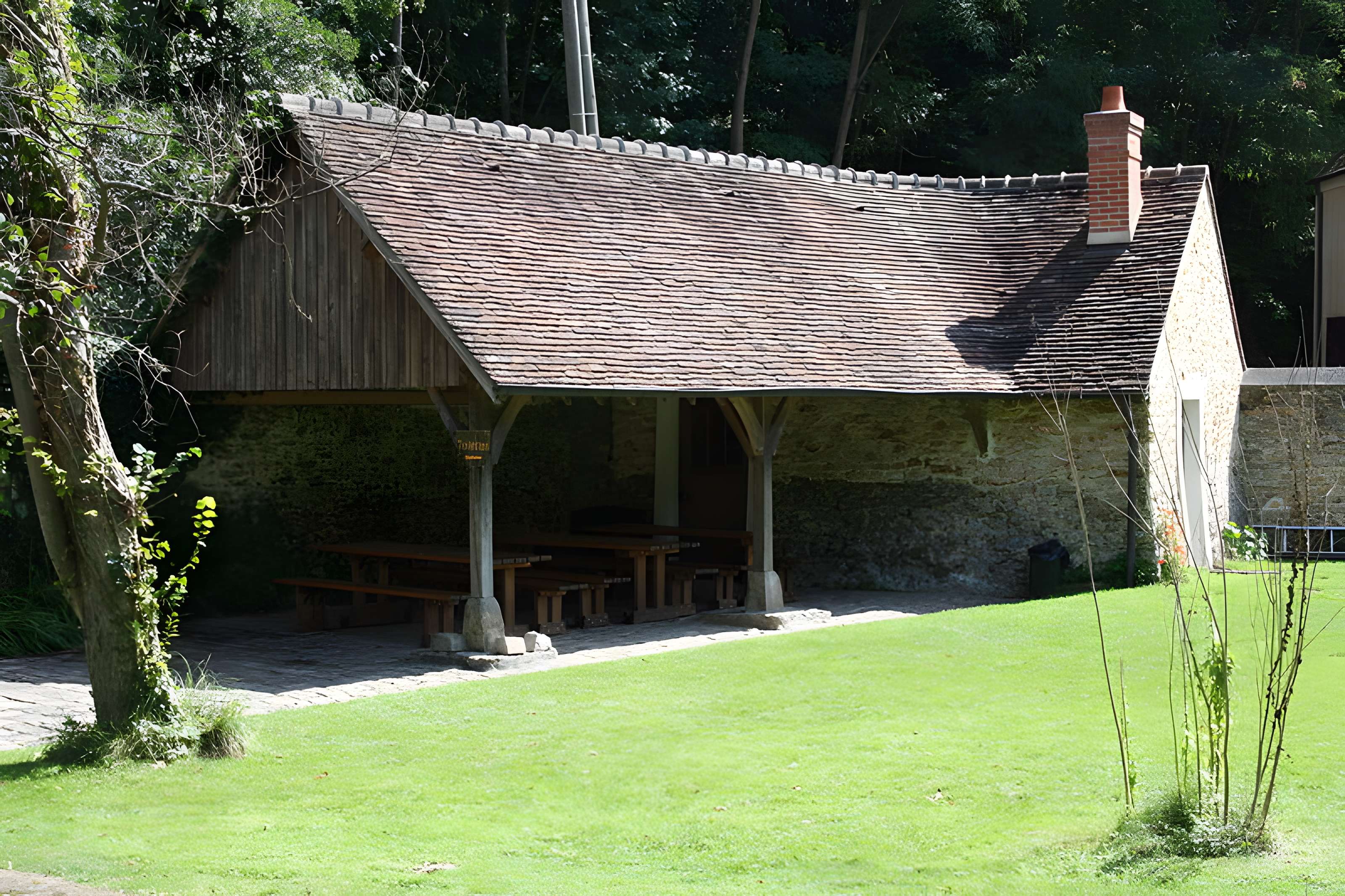 Ancien moulin de Villeneuve, maison de campagne d'Elsa Triolet et de Louis Aragon