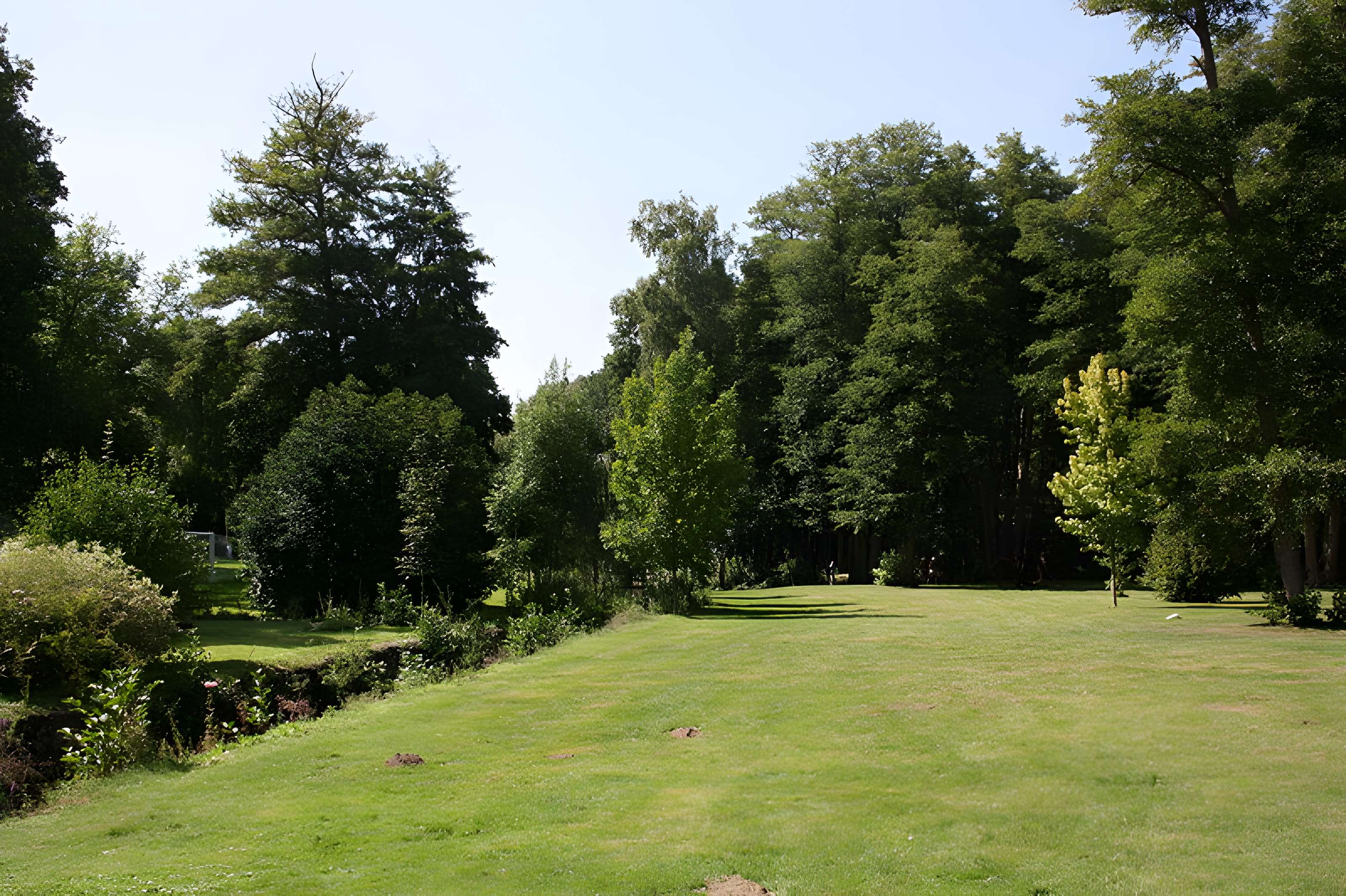 Ancien moulin de Villeneuve, maison de campagne d'Elsa Triolet et de Louis Aragon