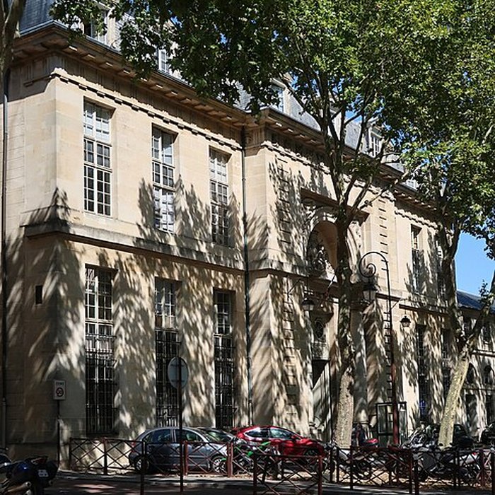 Photo de Ancien hôtel de la Surintendance des Bâtiments du Roi, puis ancien petit séminaire, puis Caserne Vauban