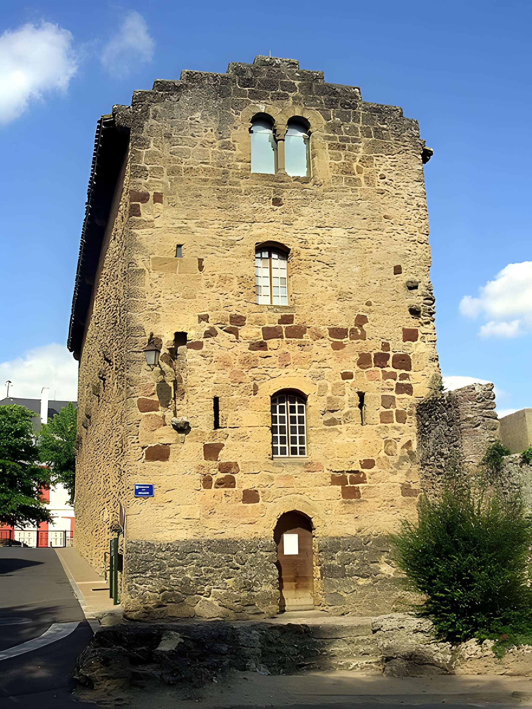 Maisons fortes romanes à Mont-de-Marsan