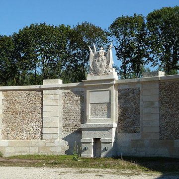 Terrains en bordure de labreuvoir Louis XIV