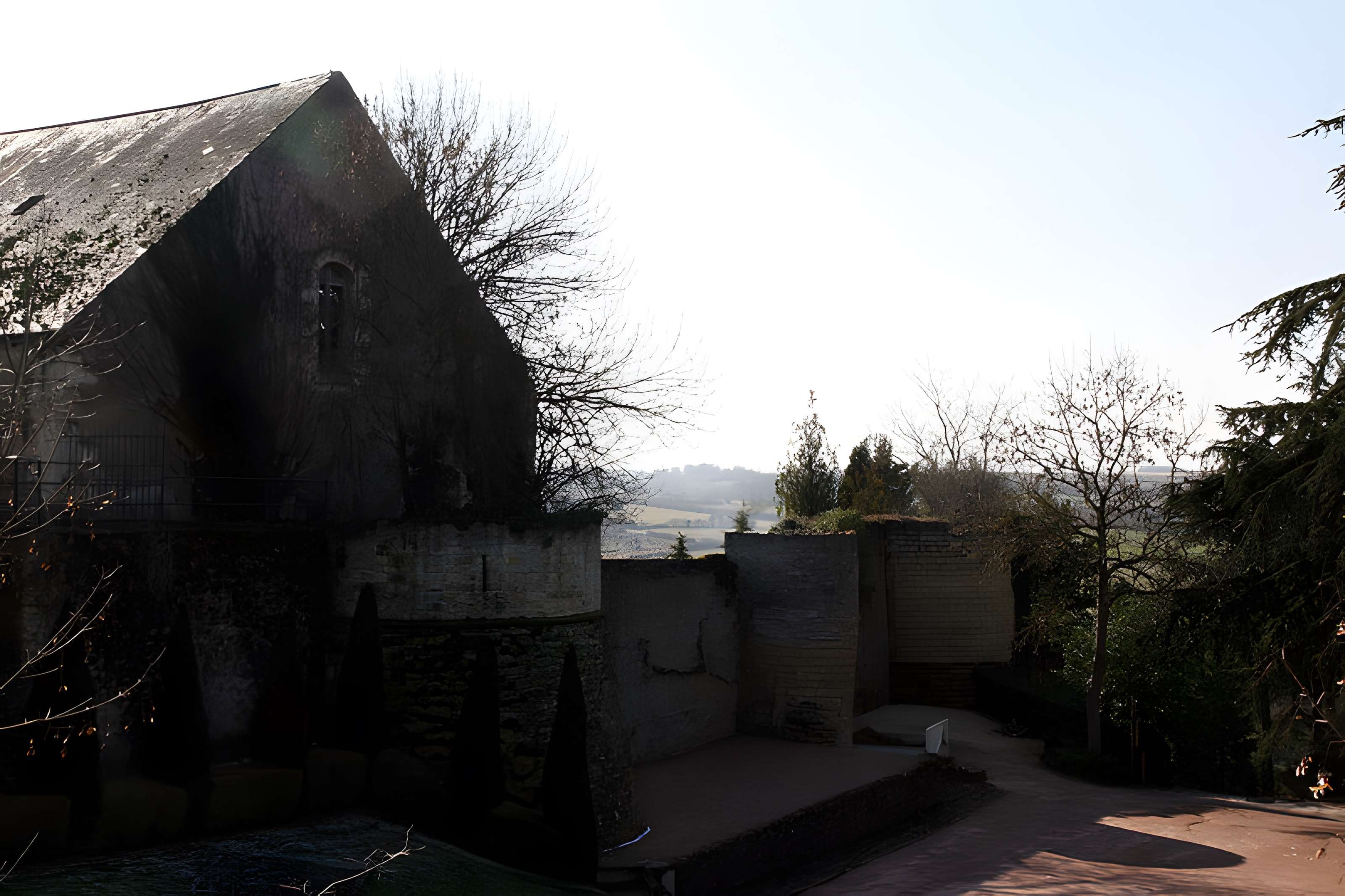 Restes des anciens remparts