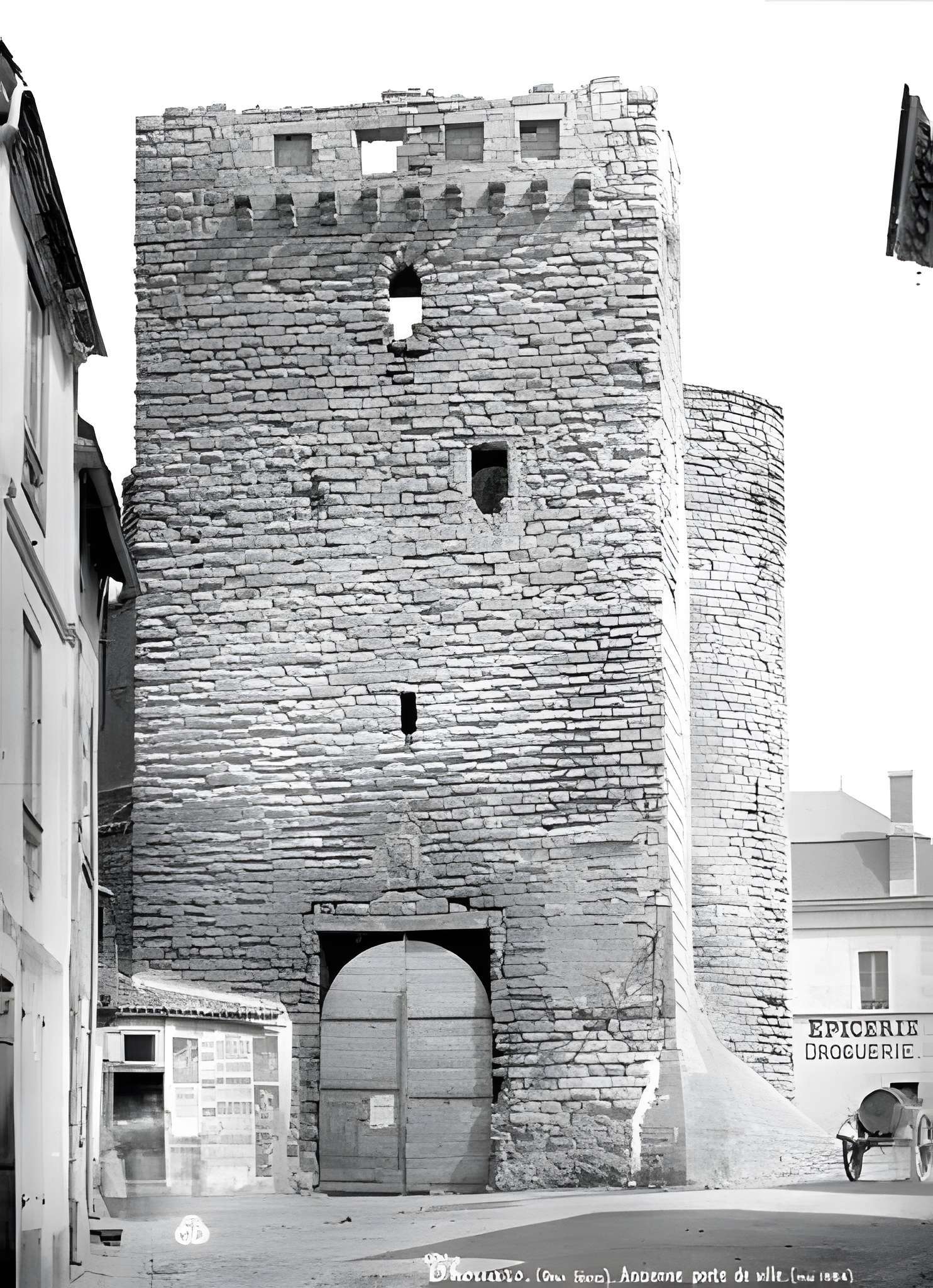 Restes des anciens remparts