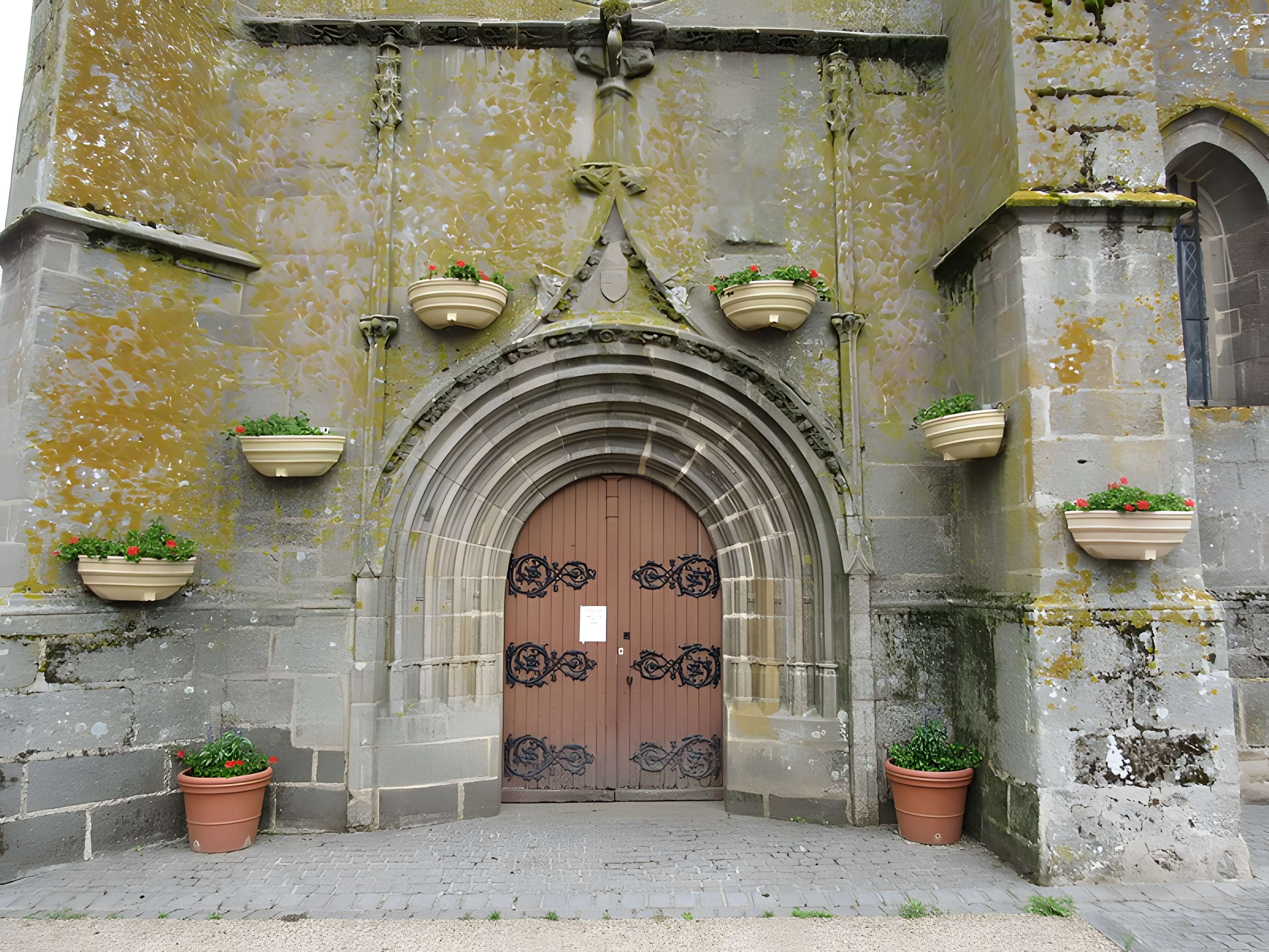 Eglise paroissiale Saint-Clementin et ancien prieuré