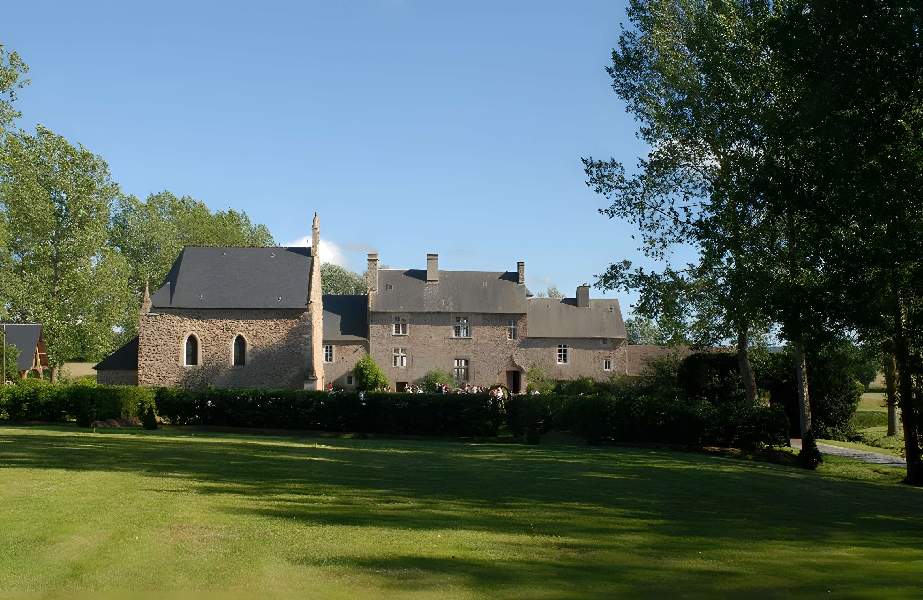 Manoir Saint-Ortaire ou manoir de la Mare du Dézert