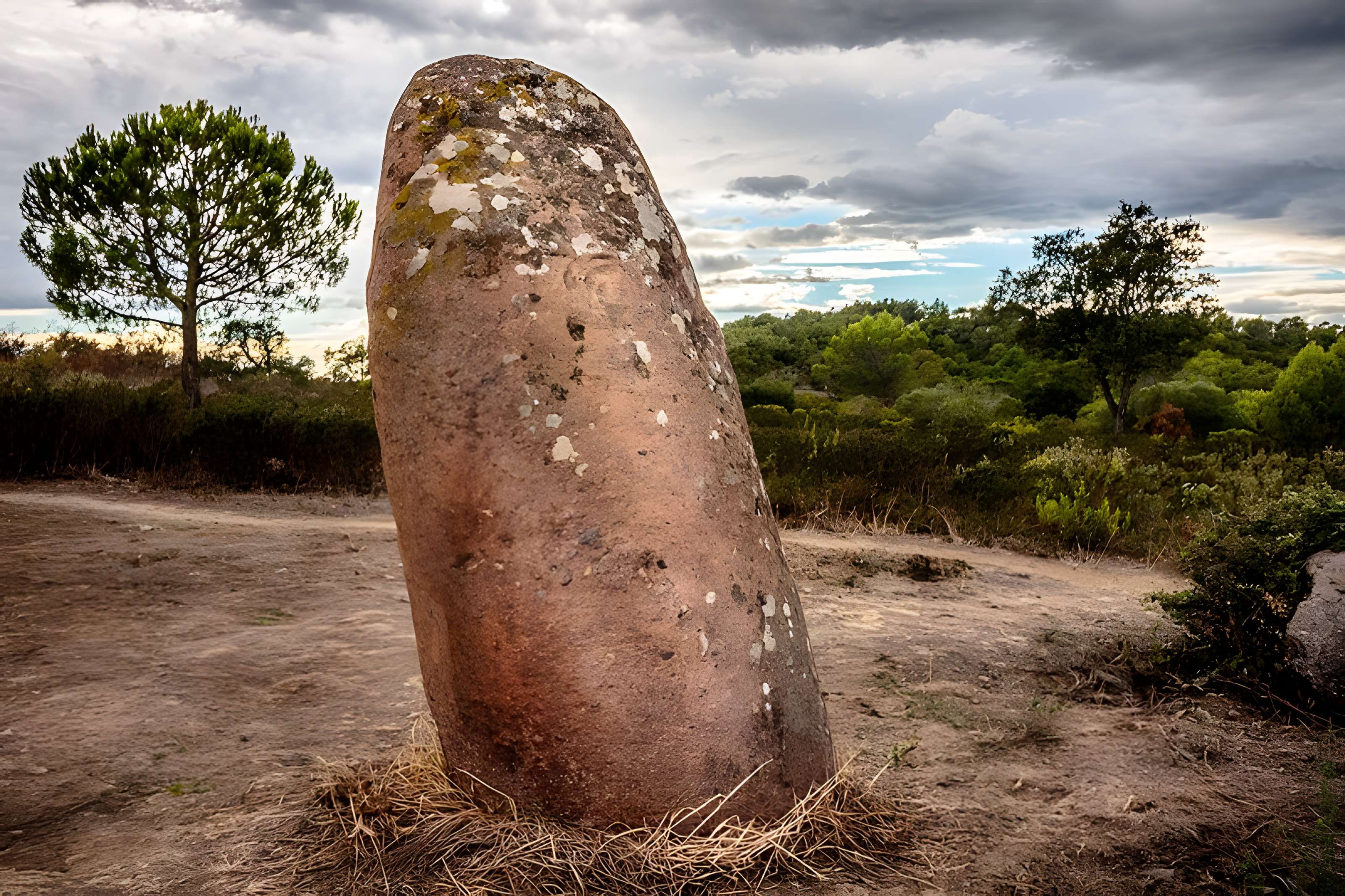 Menhir d'Aire-Peyronne de Saint-Raphaël