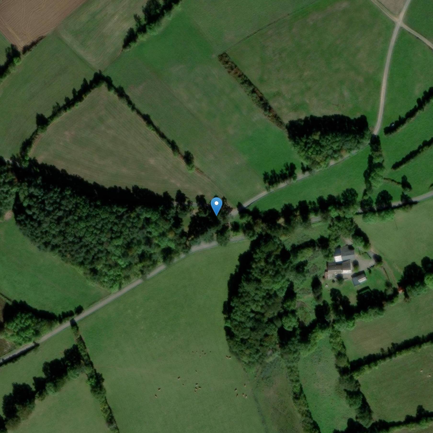 Photo de Gedenkstätte an ein Massaker von Protestanten namens La Pierre Plantée.