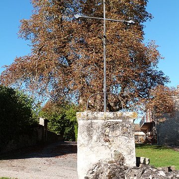 Croix en fer forgé