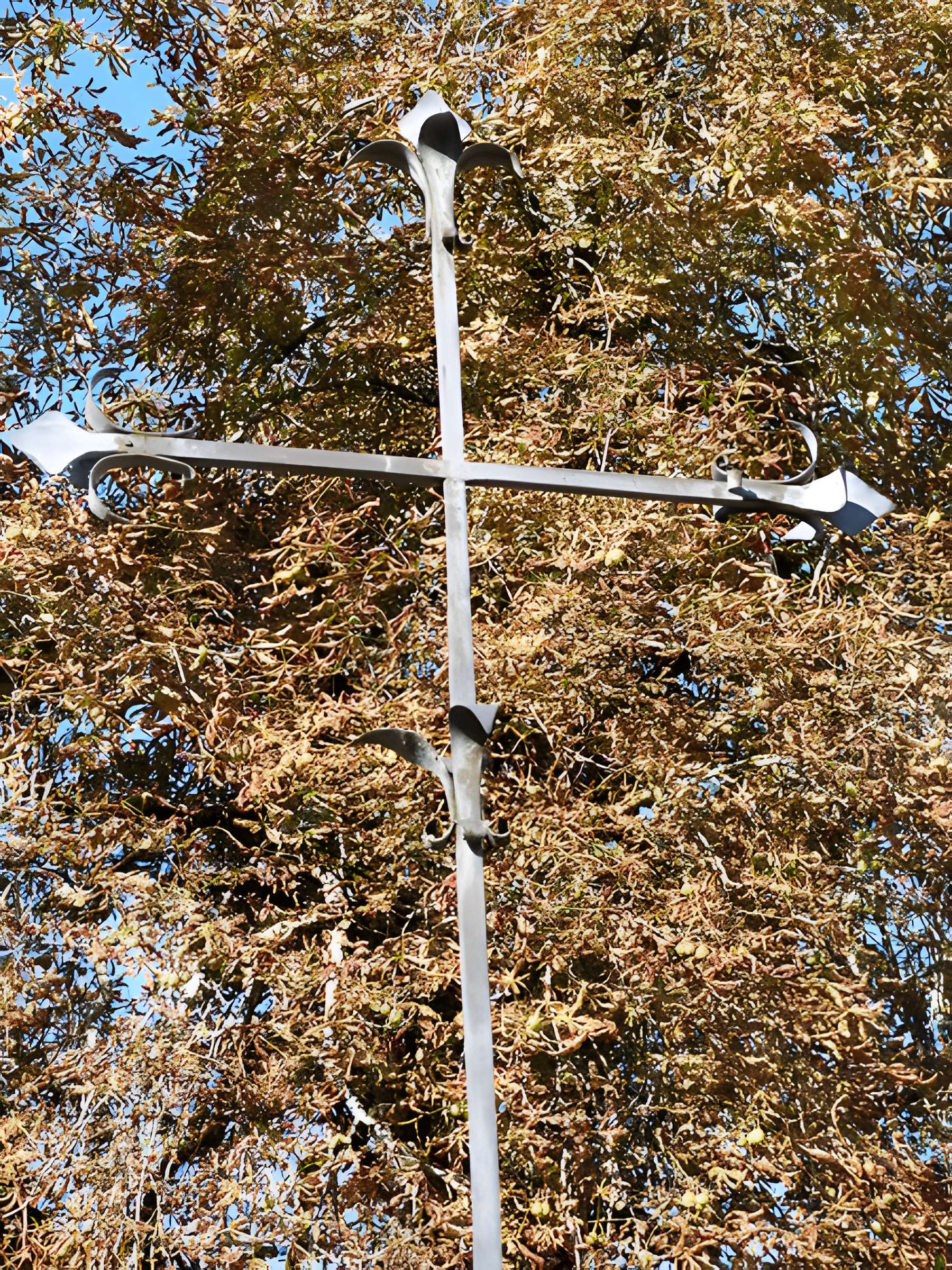 Croix en fer forgé