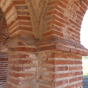 Pigeonnier du château de Lastours