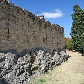 Restes des remparts