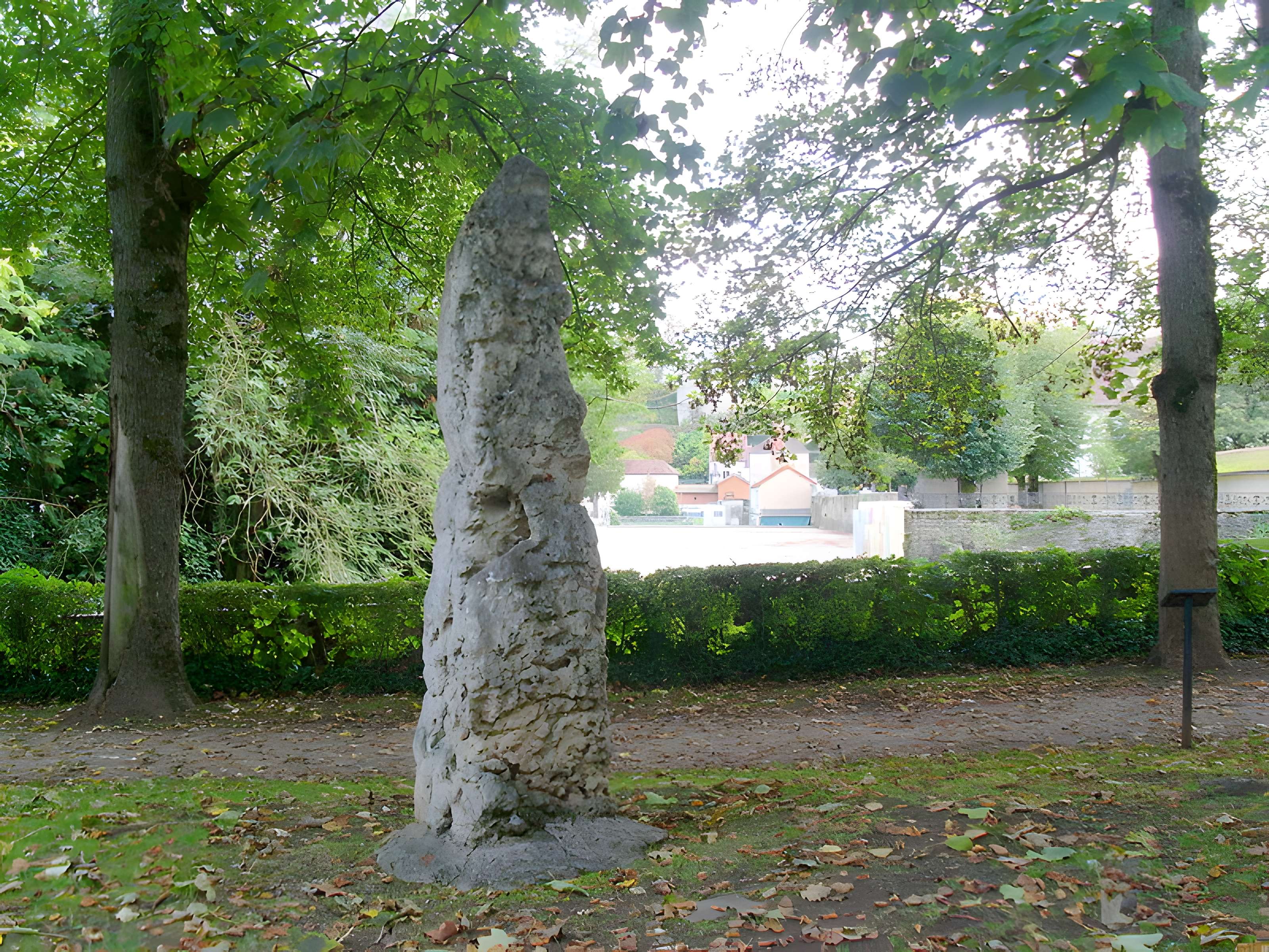 Menhirs du Châtillonnais de Châtillon-sur-Seine