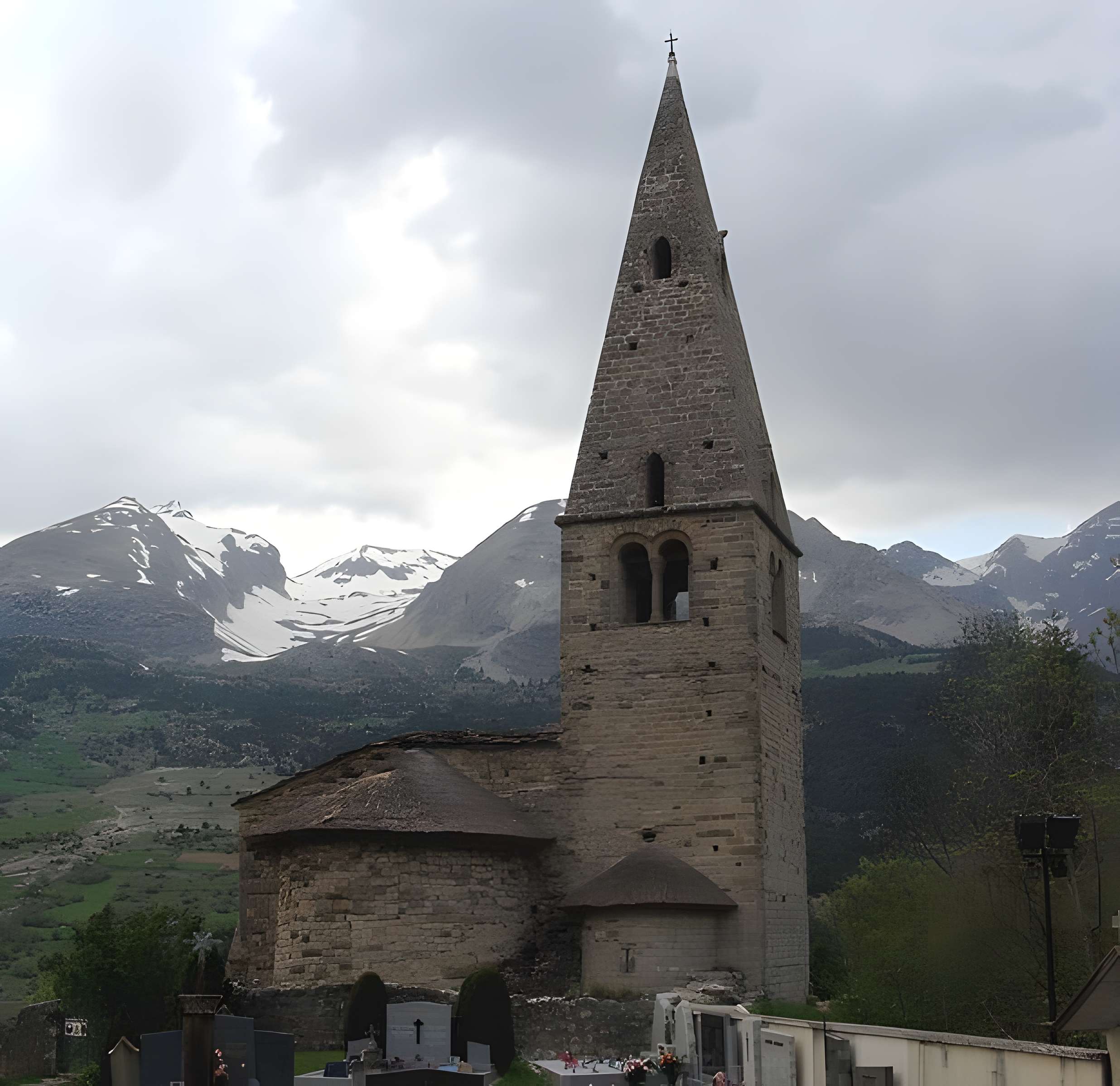 Mère église de Saint-Disdier 