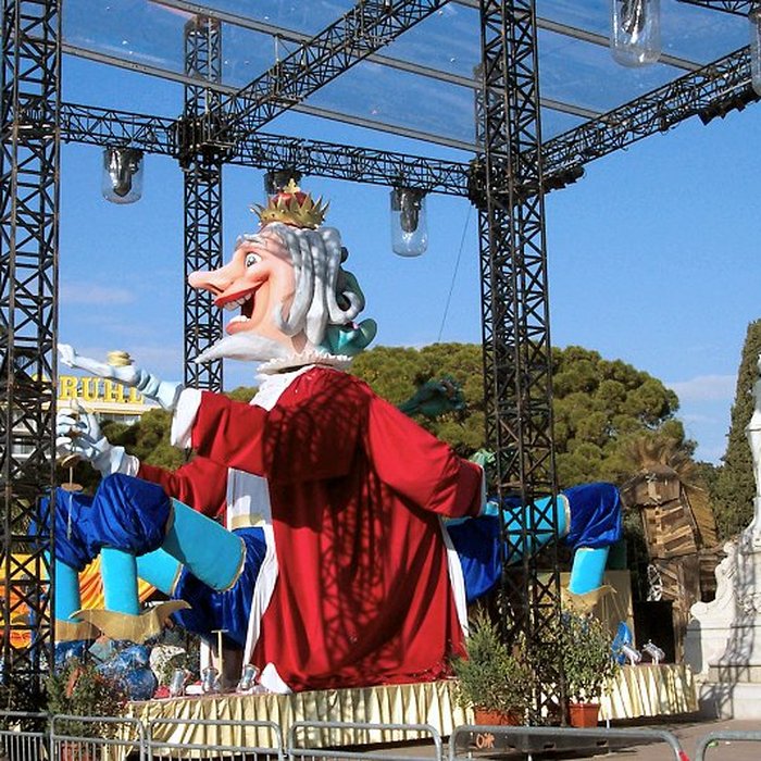 Photo de Monument du centenaire de la réunion à la France situé dans le jardin Albert Ier
