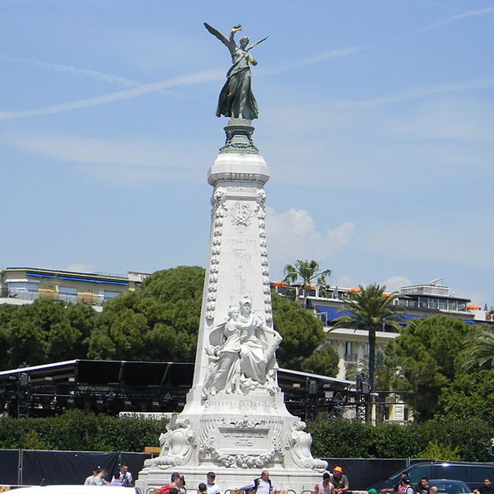 Photo de Monument du centenaire de la réunion à la France situé dans le jardin Albert Ier