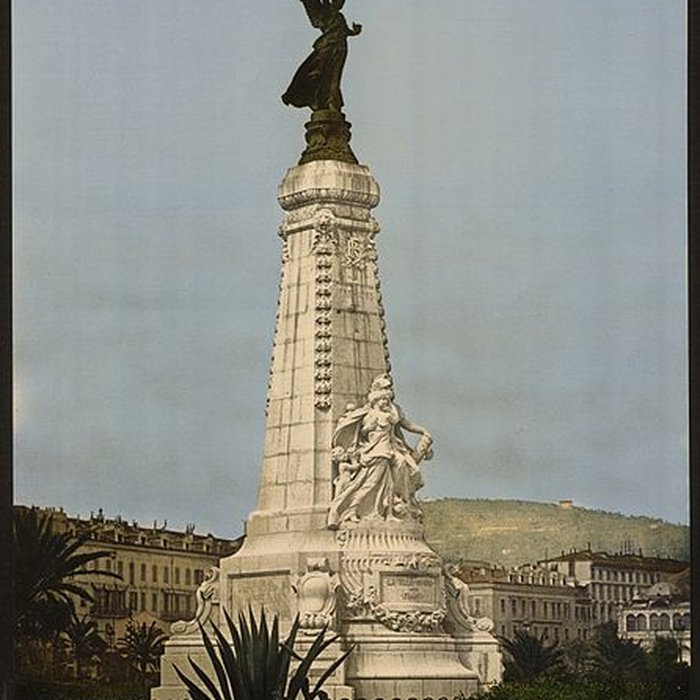 Photo de Monument du centenaire de la réunion à la France situé dans le jardin Albert Ier